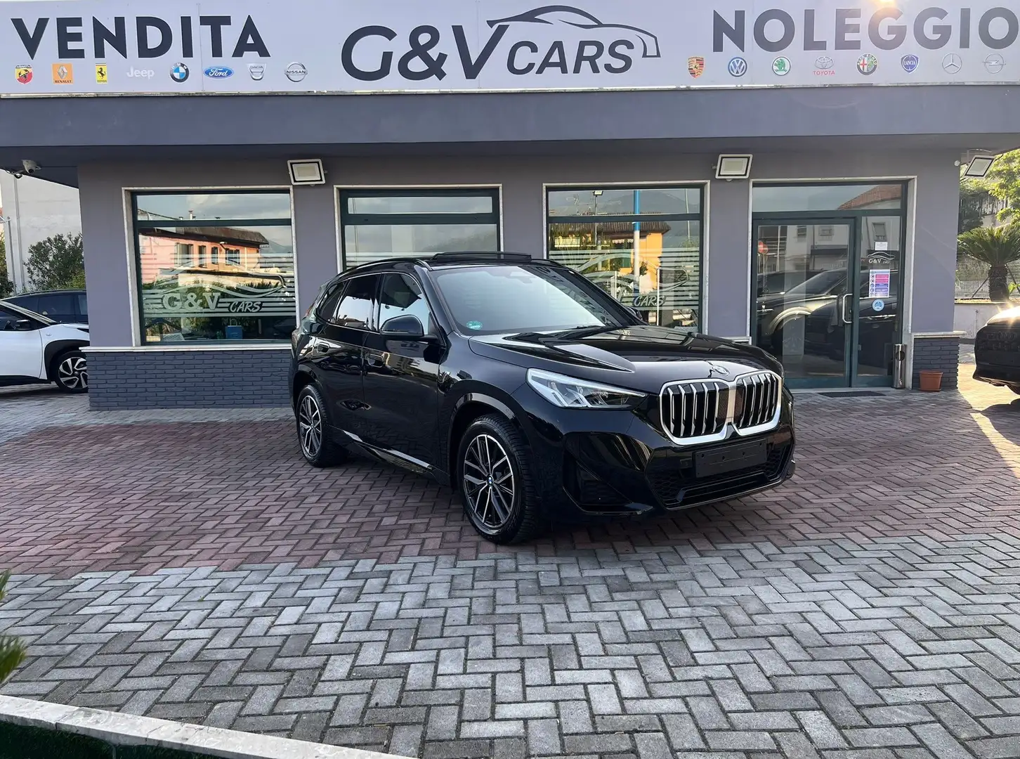 BMW X1 20D ACC €17850 NOLEGGIO CON RISCATTO NO SCORING Noir - 1