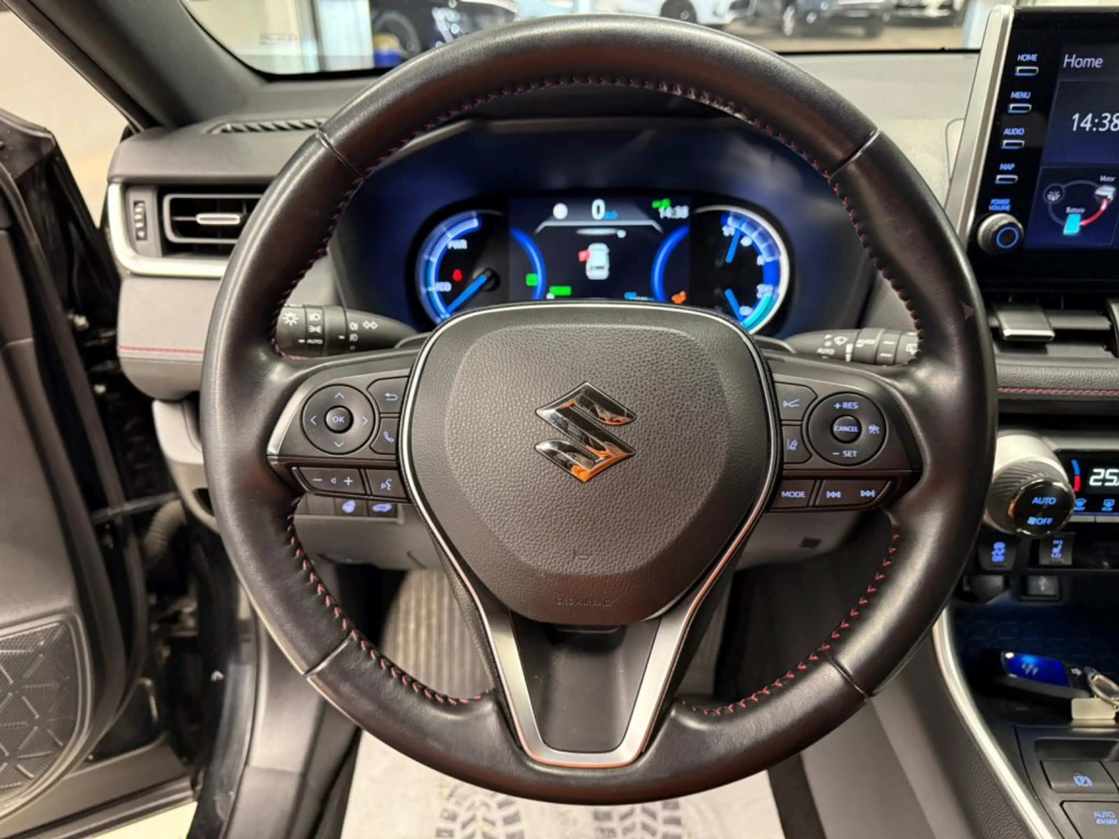 Suzuki Across 2.5 PHEV E-FOUR E-CVT flash — photo 13