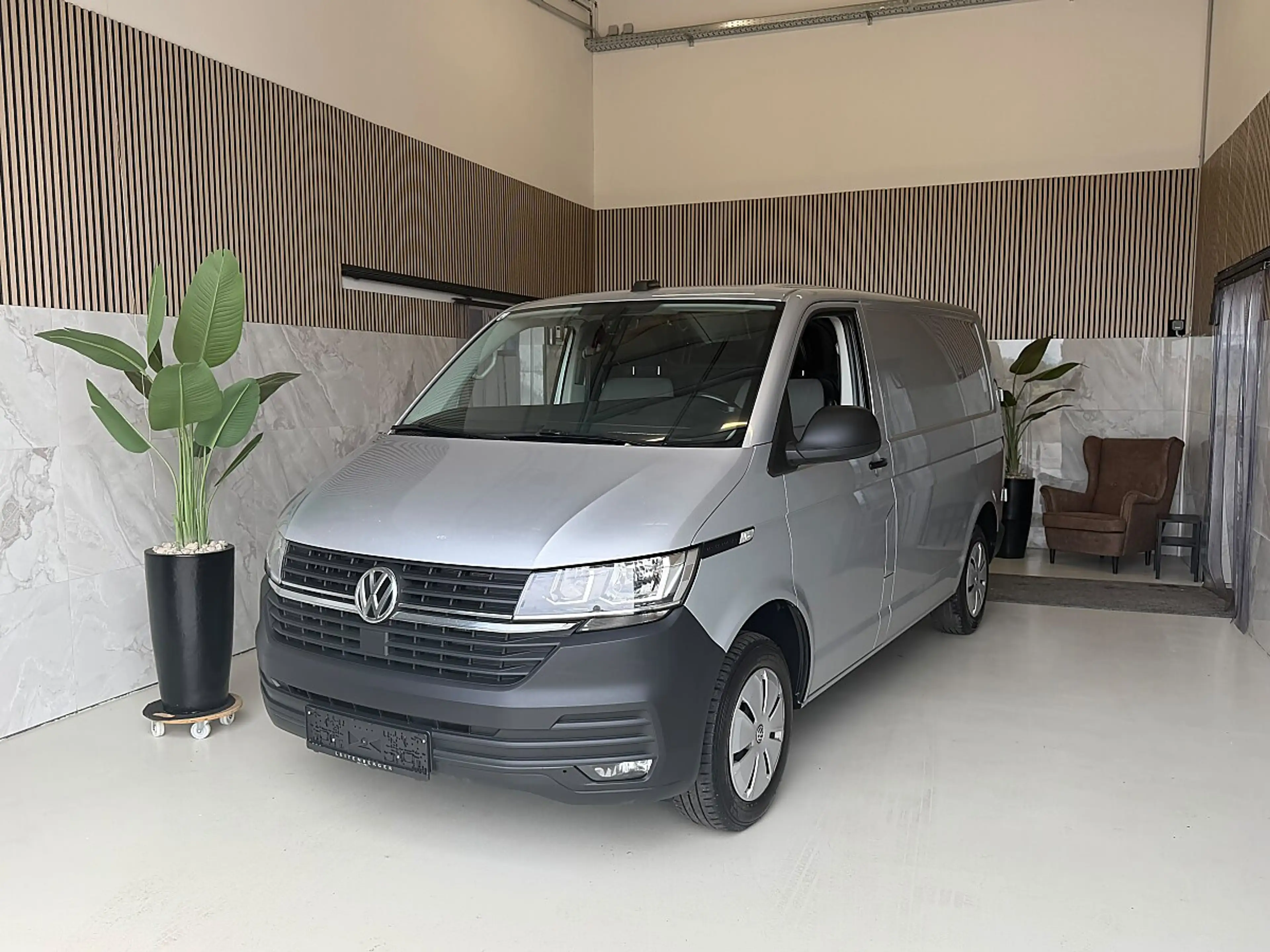 Volkswagen T6.1 Transporter KR Flügel DSG AHK abnehmbar Fernlichtassistent ...