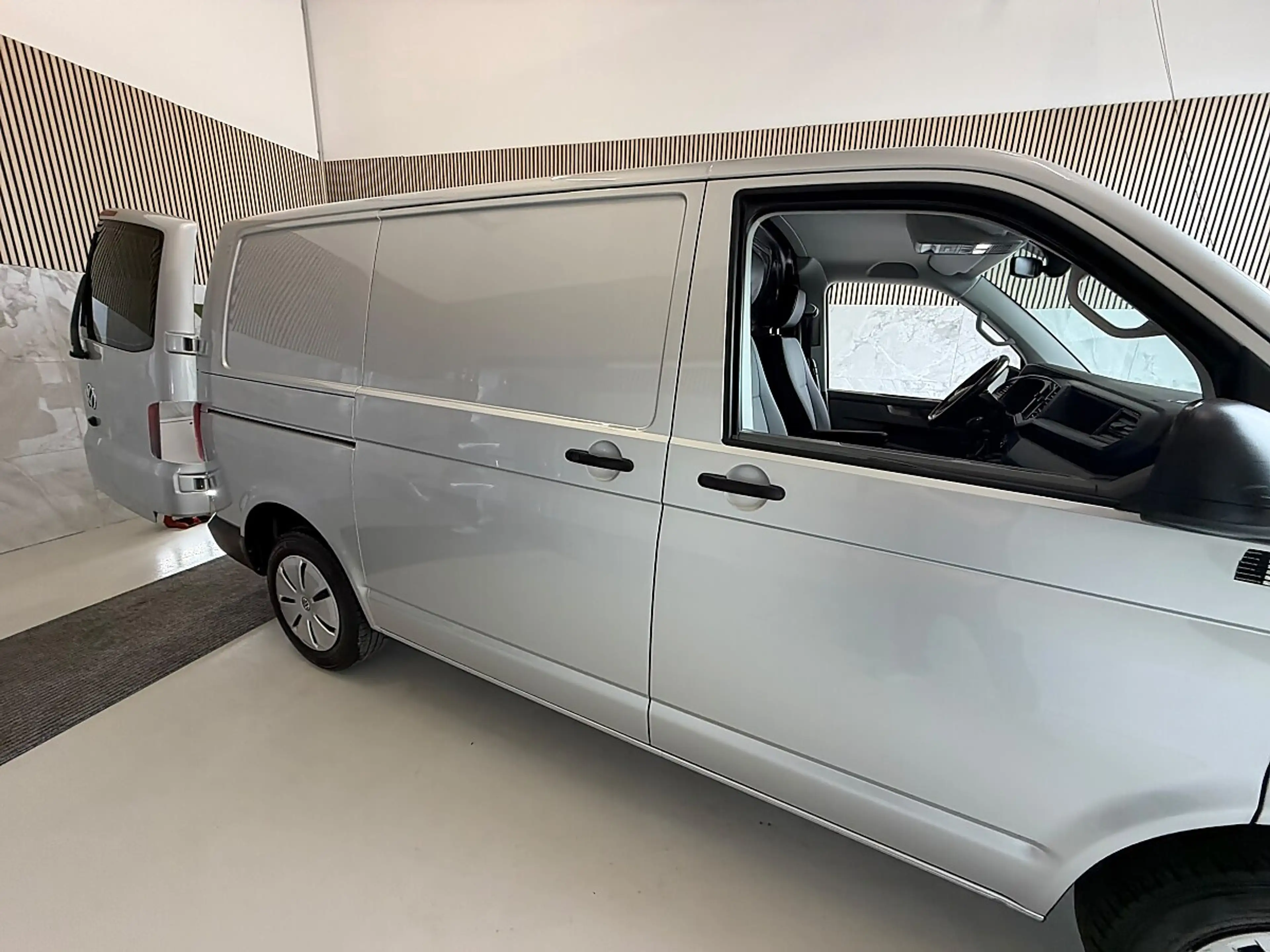 Volkswagen T6.1 Transporter KR Flügel DSG AHK abnehmbar Fernlichtassistent ... — photo 5