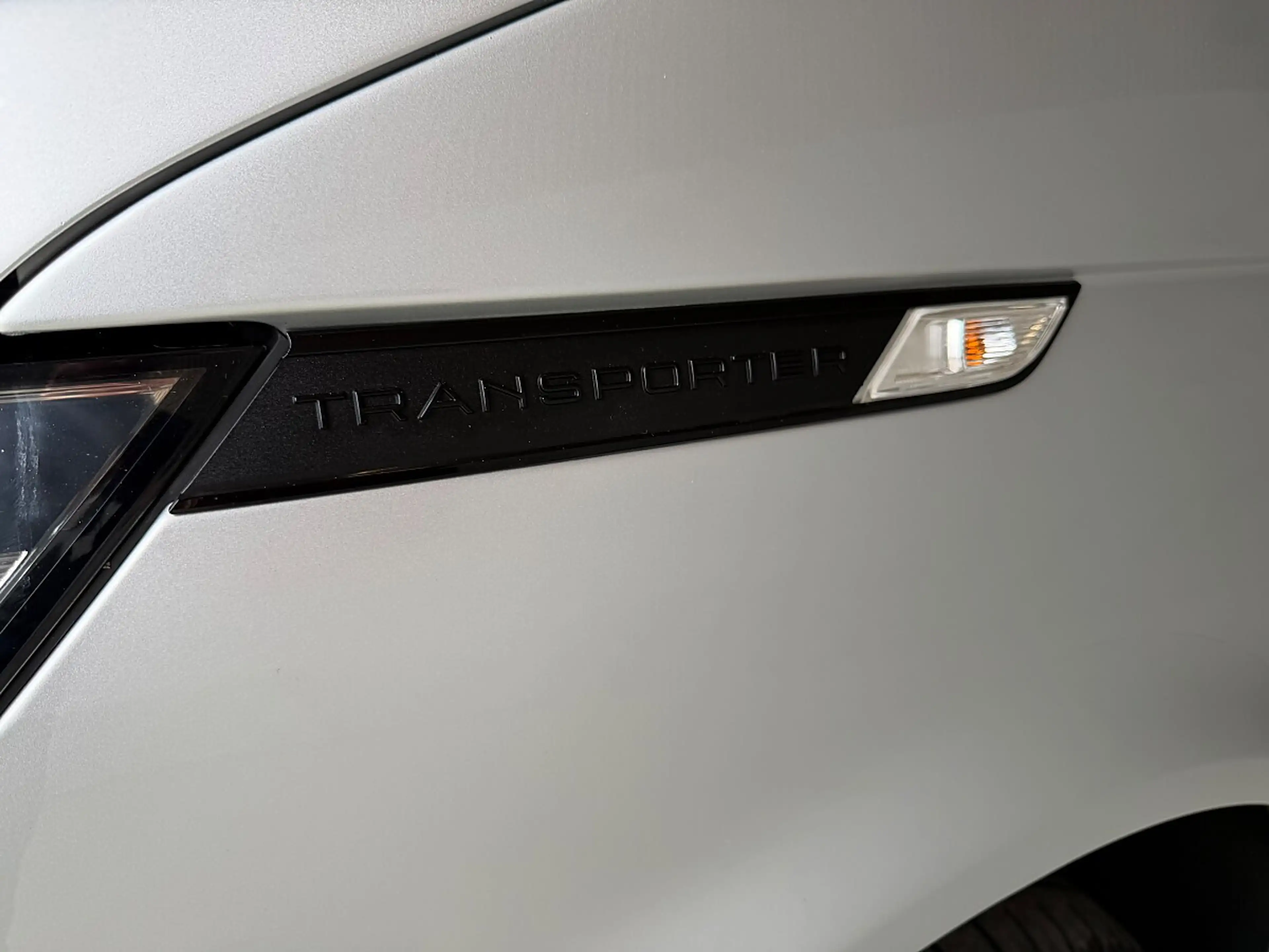 Volkswagen T6.1 Transporter KR Flügel DSG AHK abnehmbar Fernlichtassistent ... — photo 2