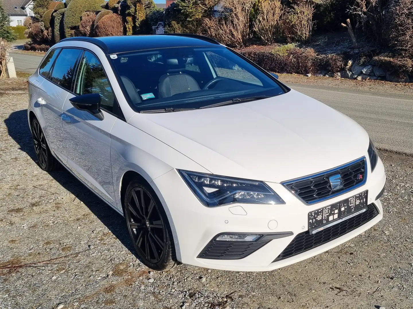 SEAT Leon Leon ST FR 1,4 TSI ACT FR Weiß - 1