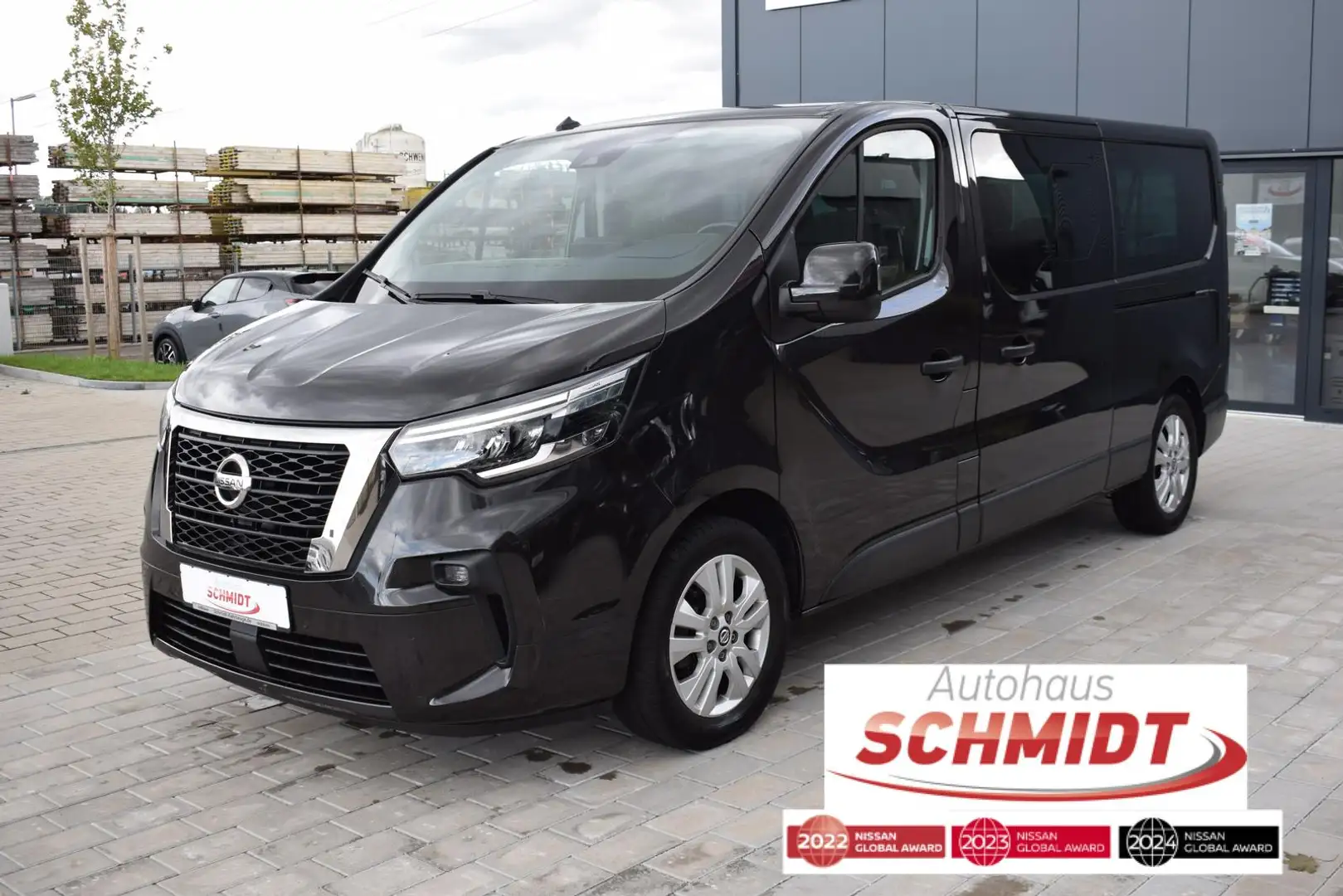 Nissan NV300 dCi170 DCT L2H1 Tekna 8 Sitzer Zwart - 1