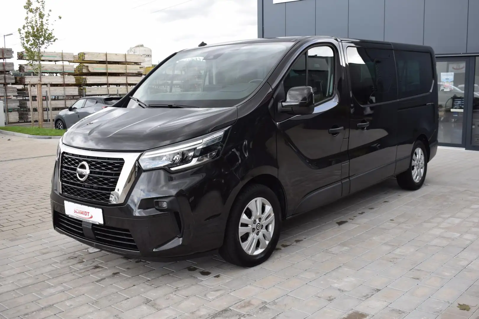Nissan NV300 dCi170 DCT L2H1 Tekna 8 Sitzer Zwart - 2