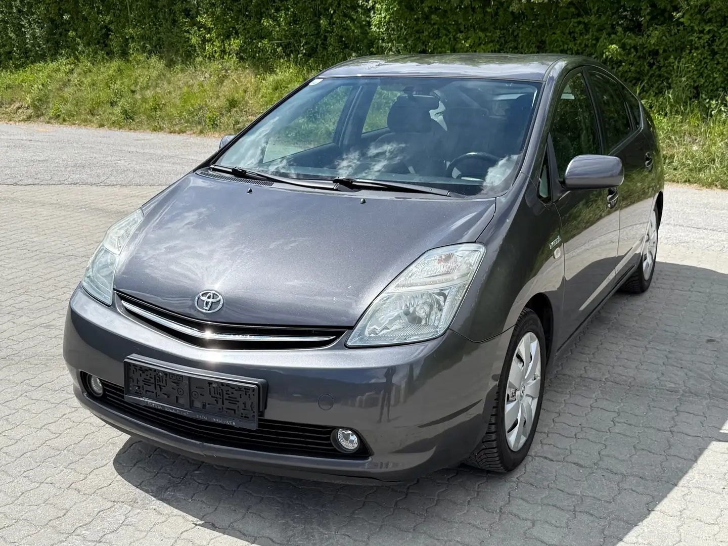 Toyota Prius 1,5 VVT-i Hybrid *Pickerl NEU* Grau - 1