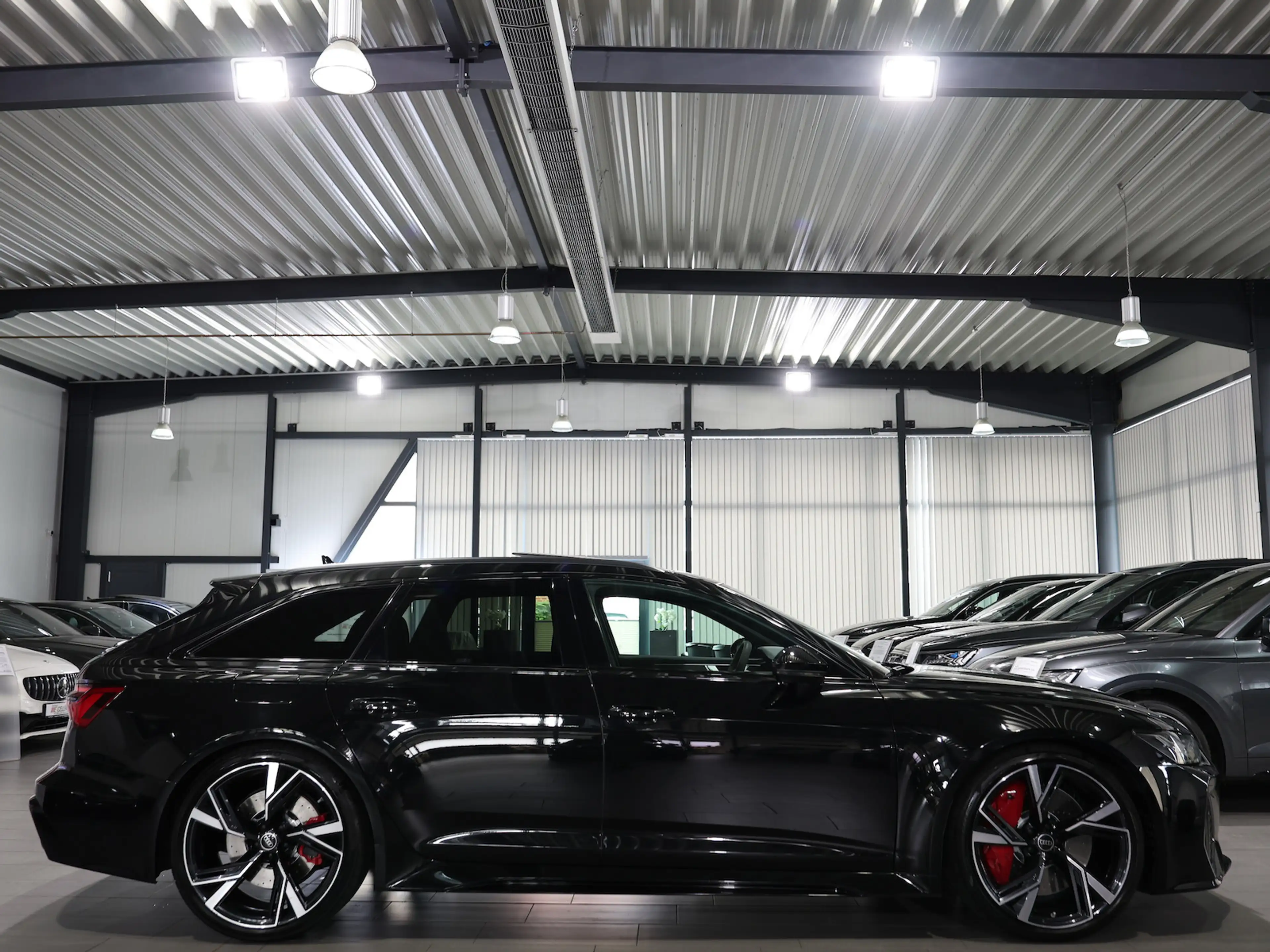 Audi RS6 Avant 4.0 TFSI Q BLACK+EXCLUSIVE / PANORAMA — photo 12