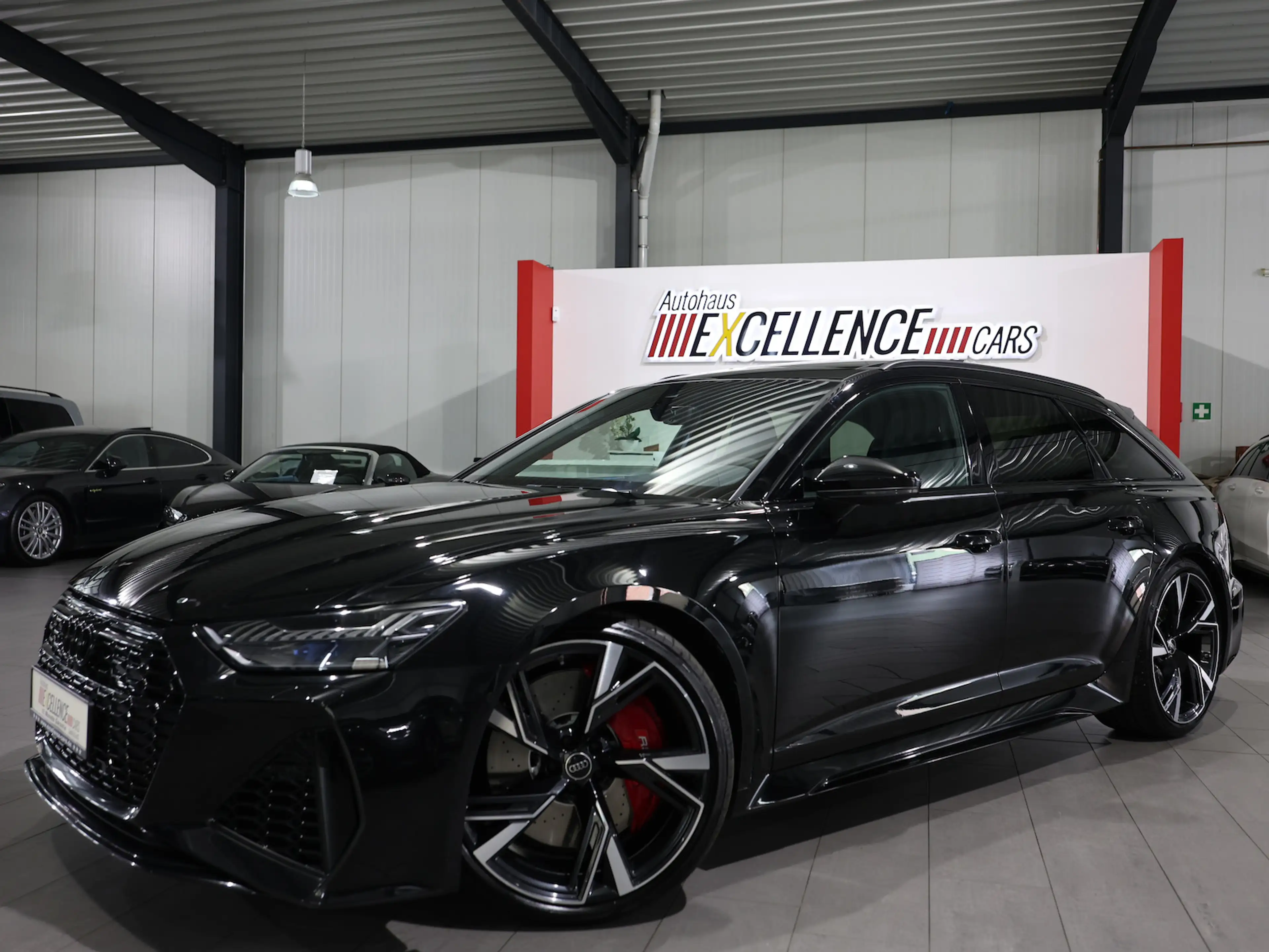 Audi RS6 Avant 4.0 TFSI Q BLACK+EXCLUSIVE / PANORAMA — photo 6