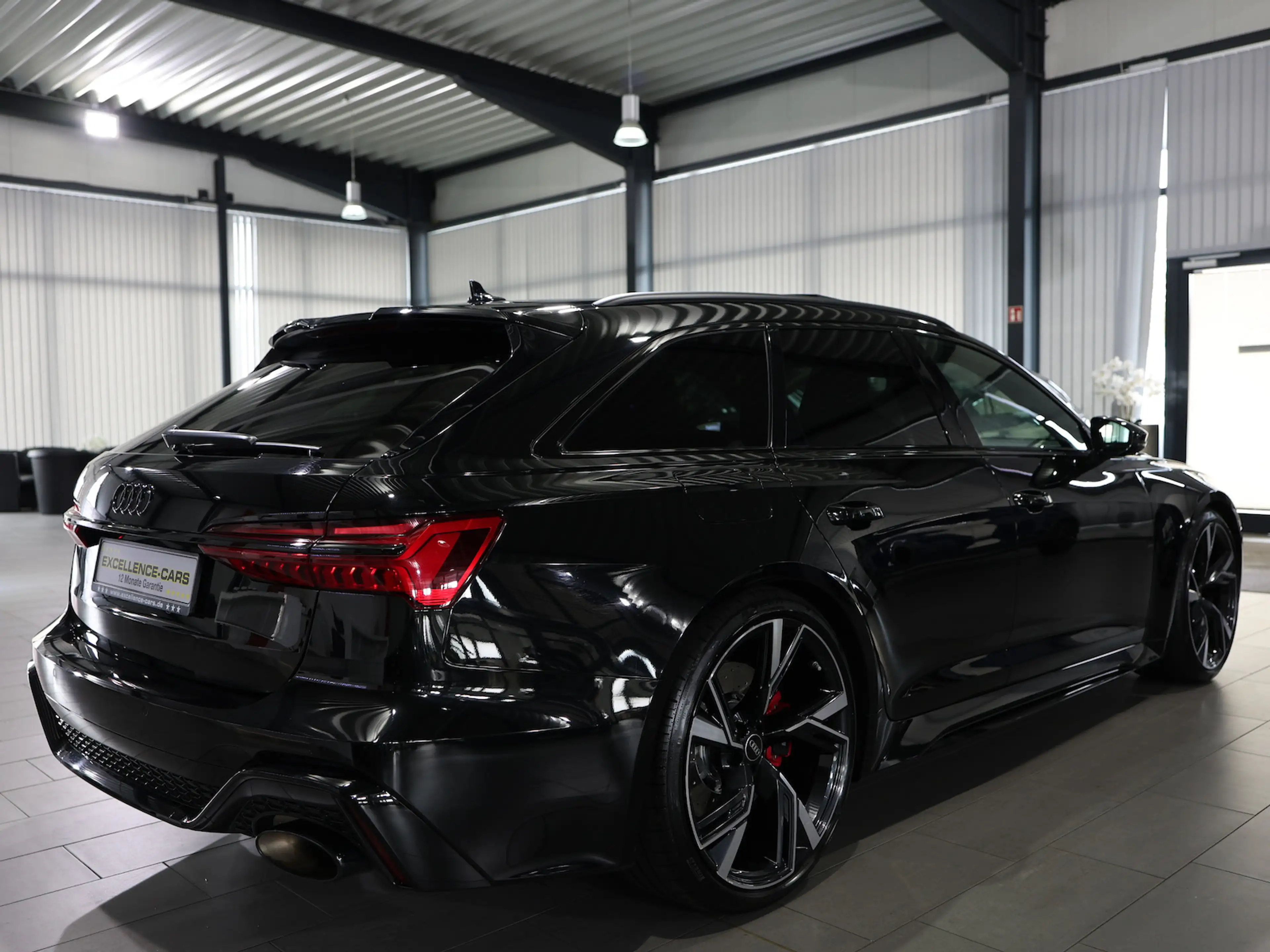 Audi RS6 Avant 4.0 TFSI Q BLACK+EXCLUSIVE / PANORAMA — photo 14