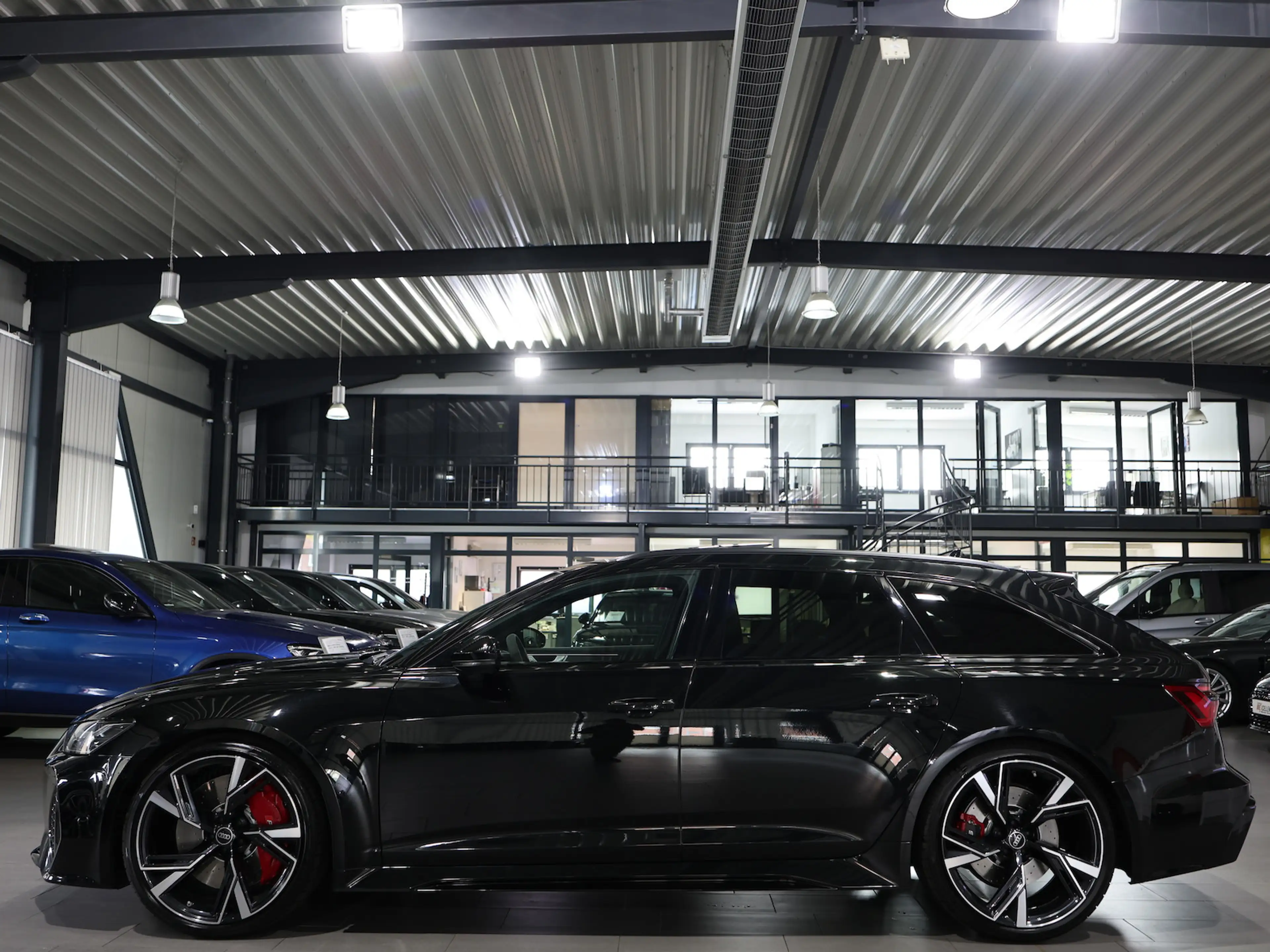 Audi RS6 Avant 4.0 TFSI Q BLACK+EXCLUSIVE / PANORAMA — photo 11