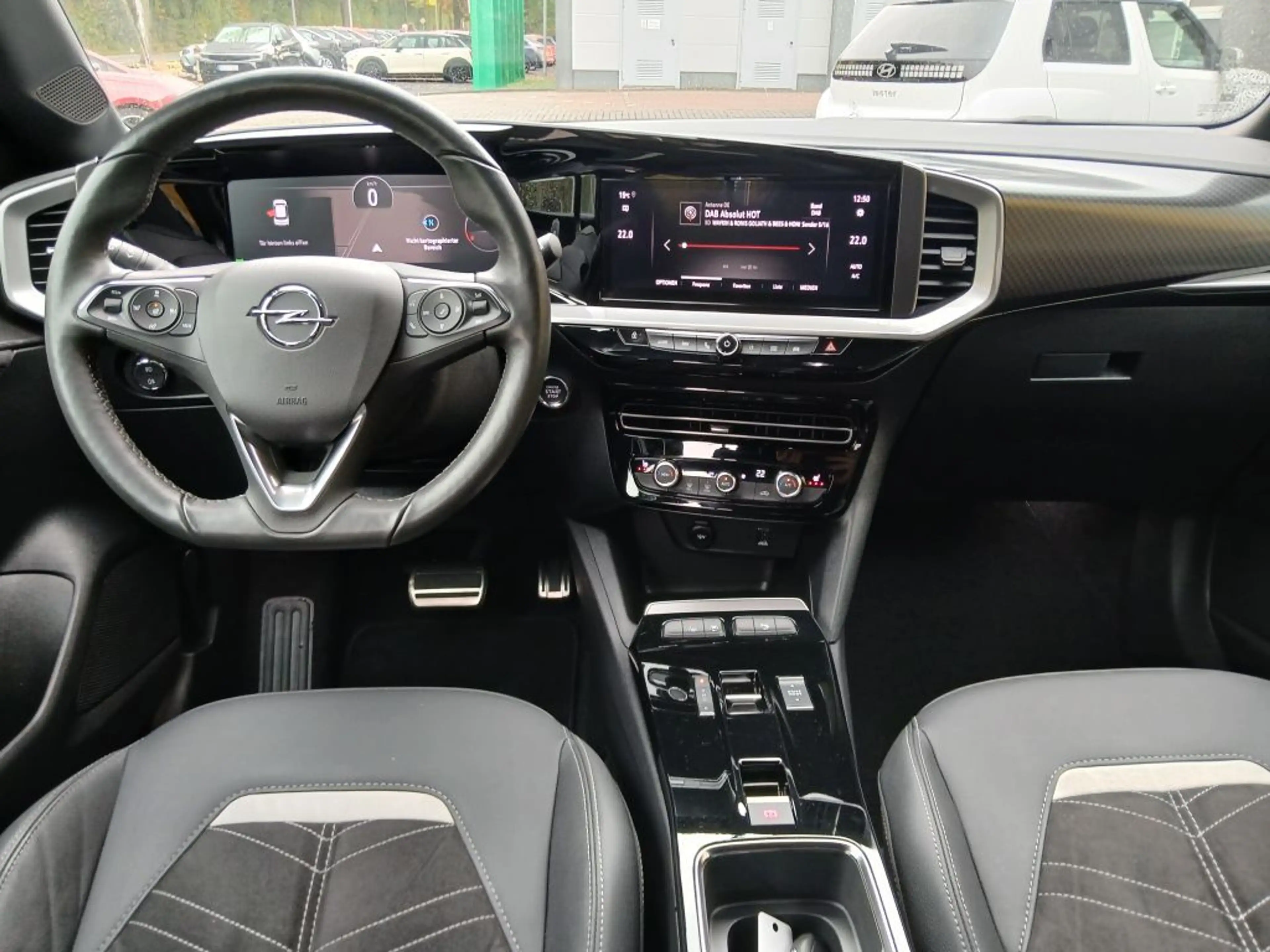 Opel Mokka-E Ultimate +NAVI+Active Drive Assist Plus+ — photo 15