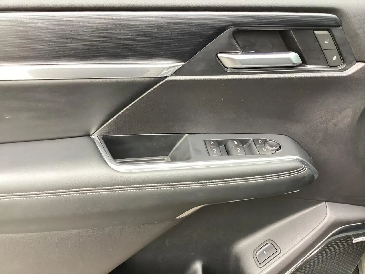 GMC Acadia снимка GMC Acadia