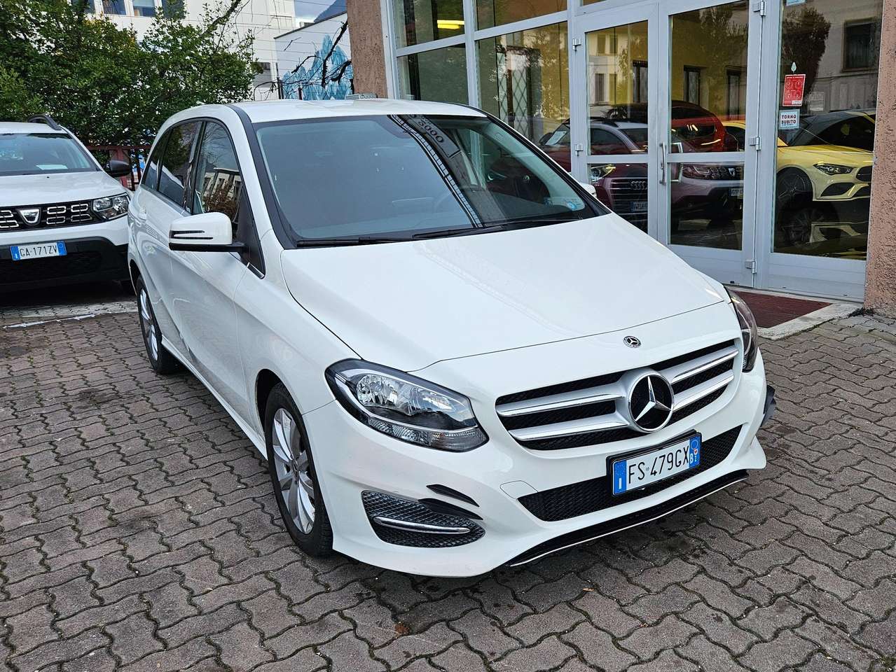 Mercedes-Benz B 180 Executive BENZINA-56.000 KM !! NAVY-CAMERA