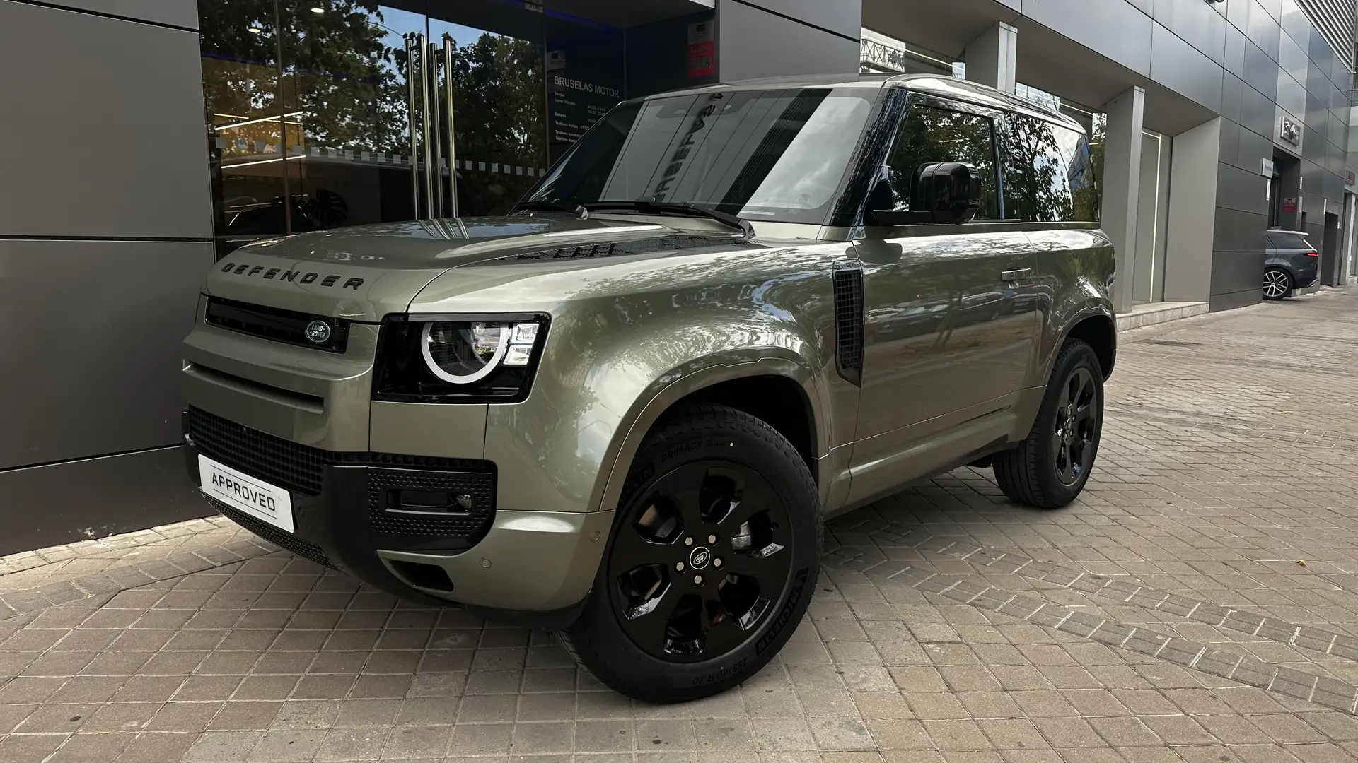 Land Rover Defender 90 3.0D l6 MHEV S AWD Aut. 250 Groen - 1