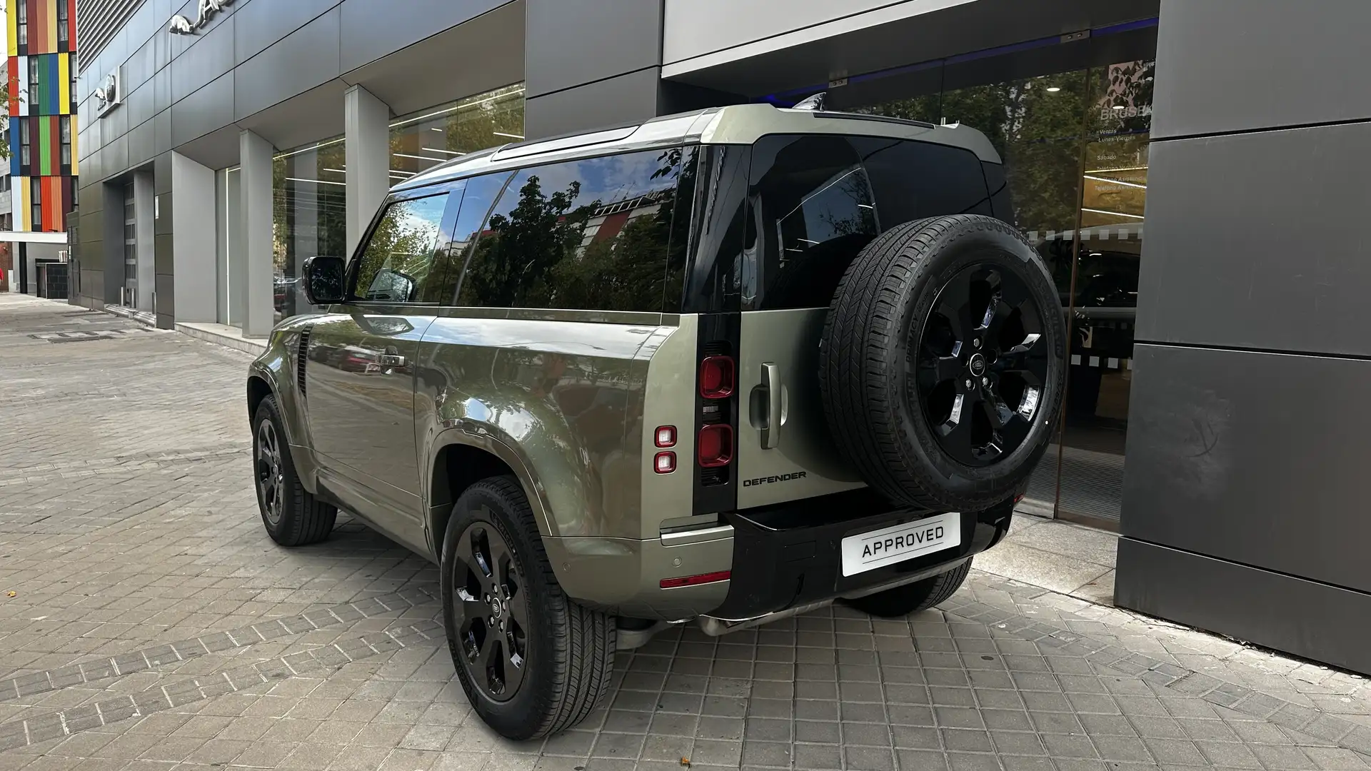 Land Rover Defender 90 3.0D l6 MHEV S AWD Aut. 250 Groen - 2