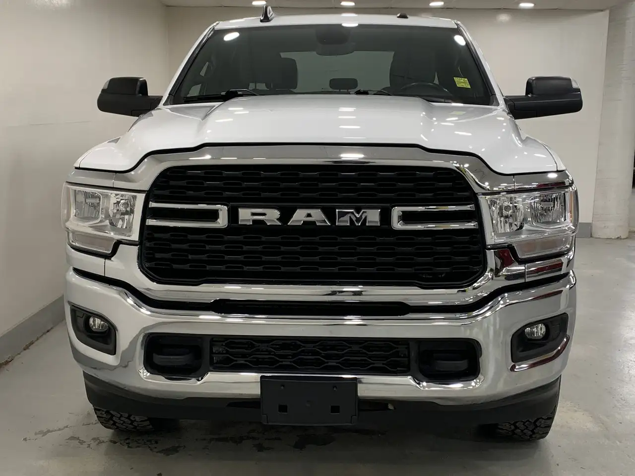 RAM 3500 снимка RAM 3500