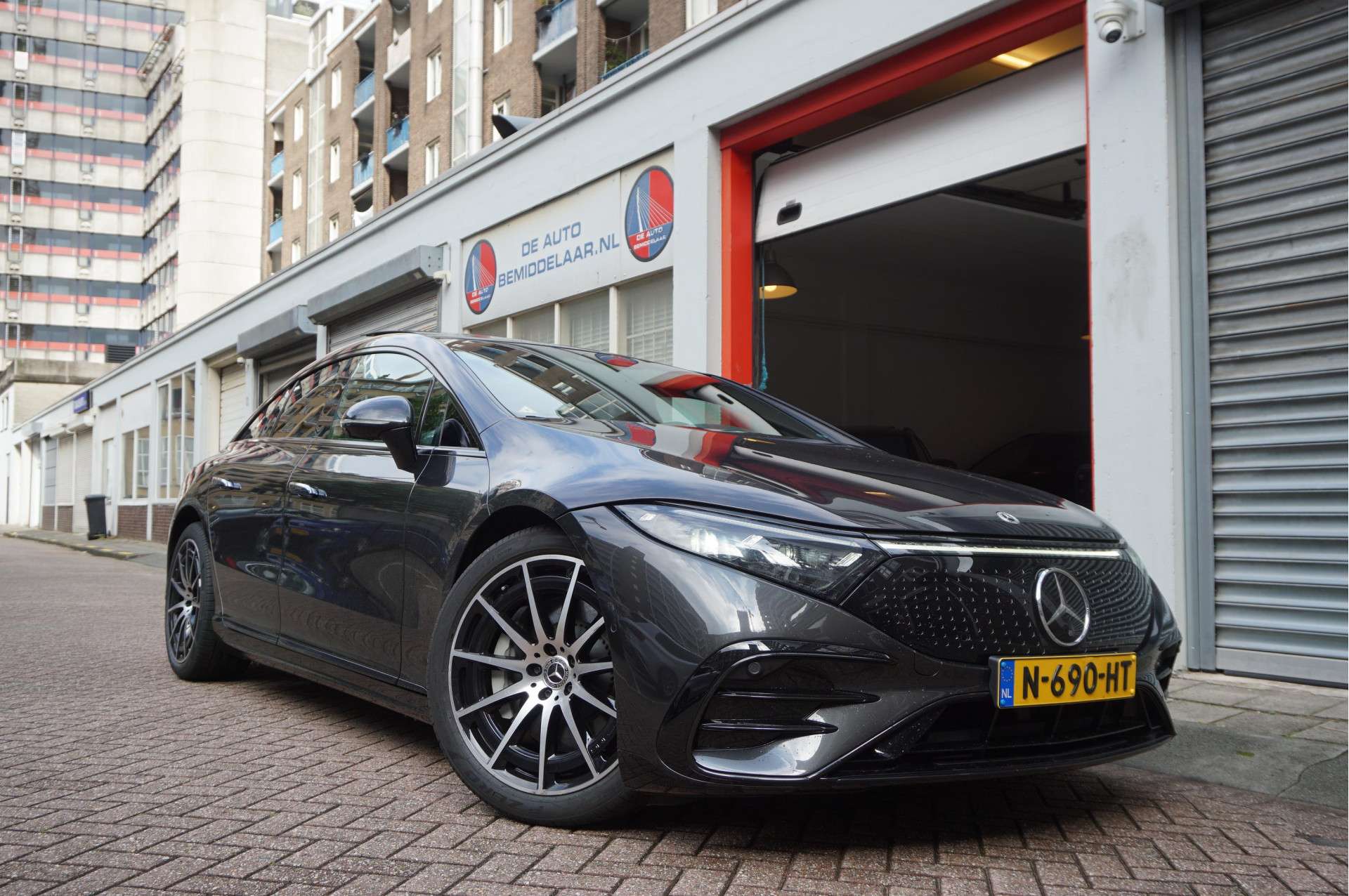 Mercedes-Benz EQS