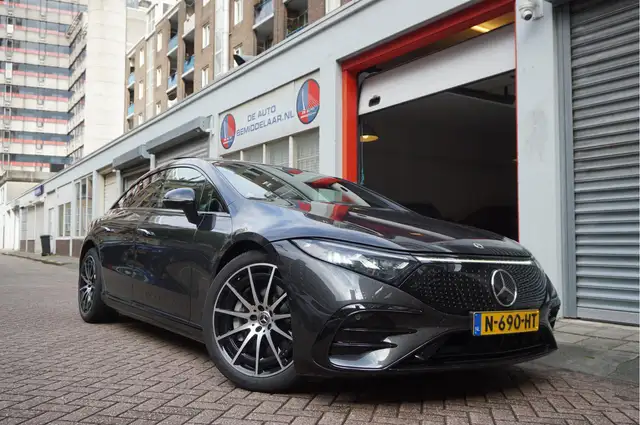 Mercedes-Benz EQS
