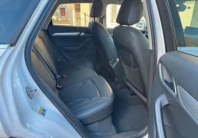Audi Q3 view 4