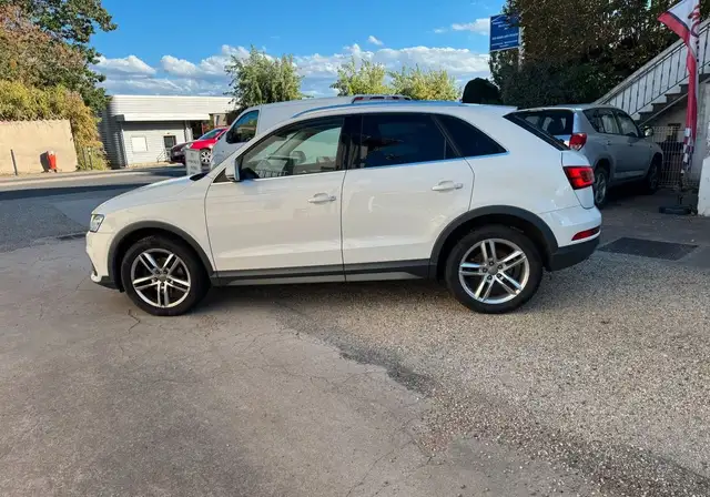 Audi Q3 view 2