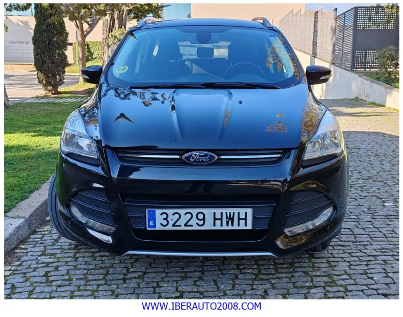 Ford Kuga 2.0TDCi Titanium 4x2 140 Negro - 2