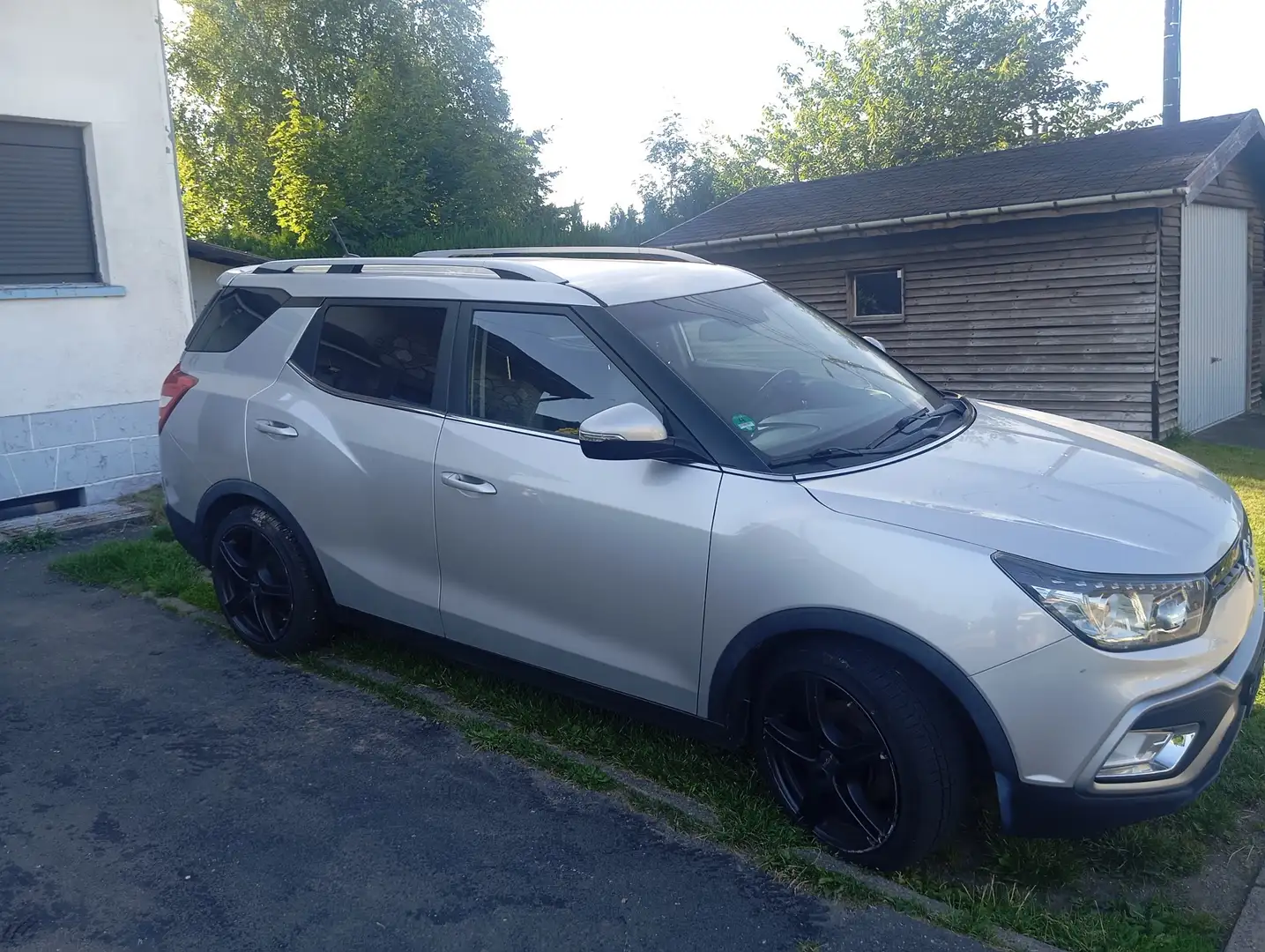 SsangYong XLV e-XDi 160 2WD Automatik Quartz - 1