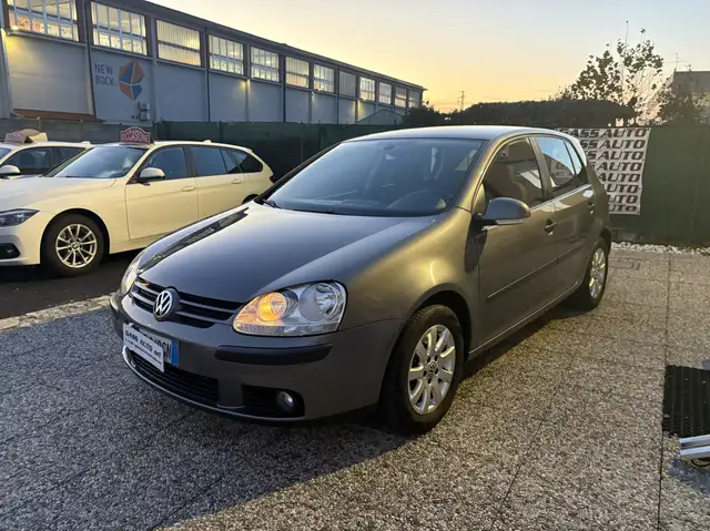 Volkswagen Golf 5p 1.6 Comfortline