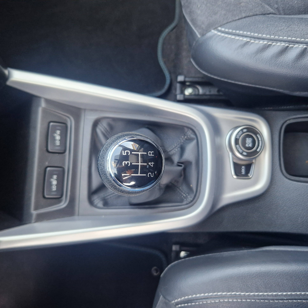 Suzuki Vitara Vitara 1.6 (4x4) Allgrip Comfort + AHK Ganzjahresreifen — photo 11