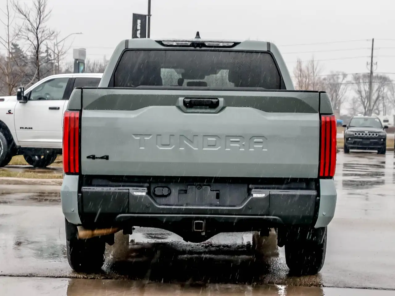 Toyota Tundra снимка Toyota Tundra