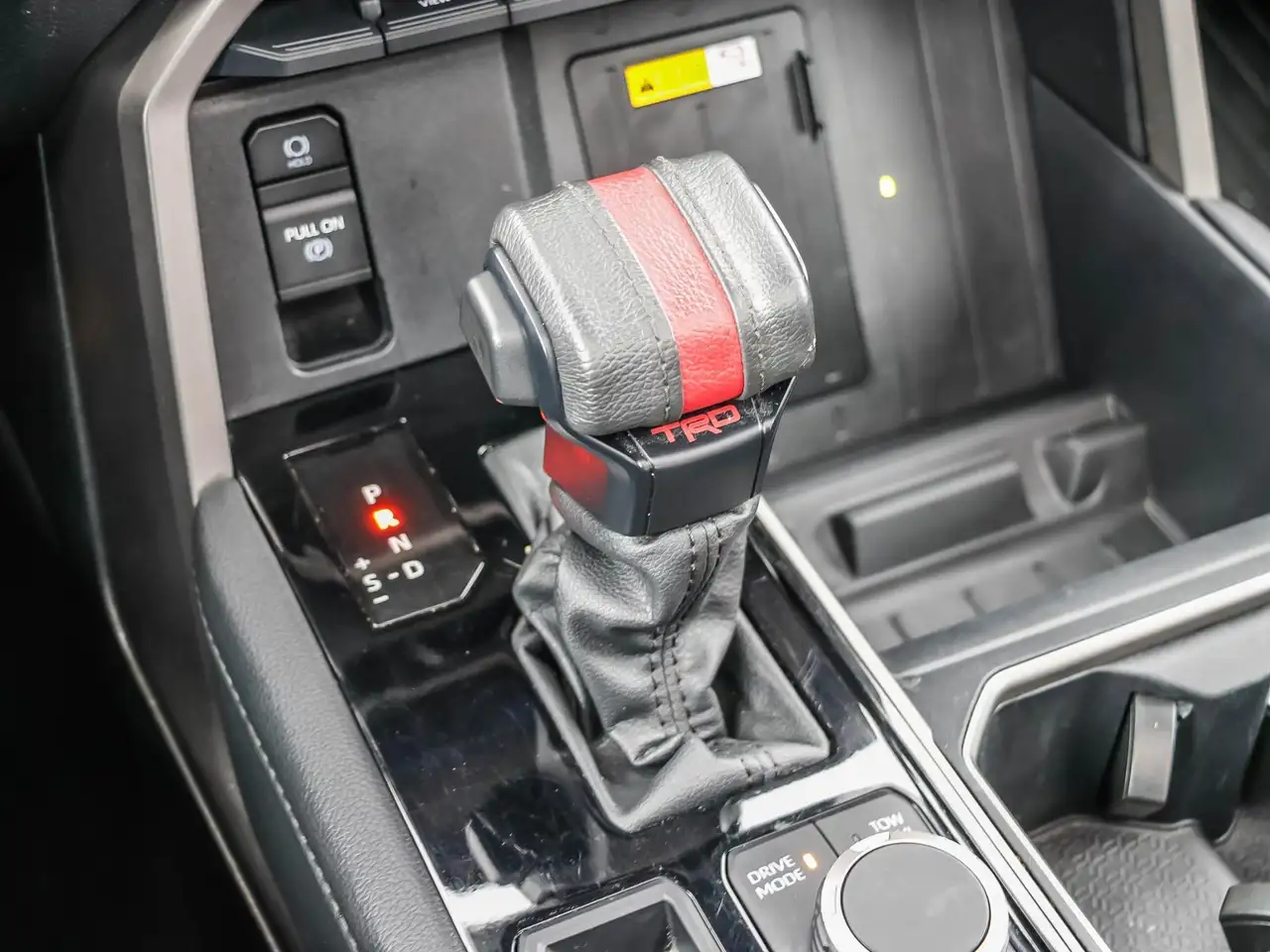 Toyota Tundra снимка Toyota Tundra