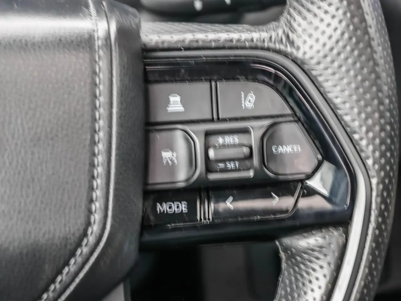 Toyota Tundra снимка Toyota Tundra