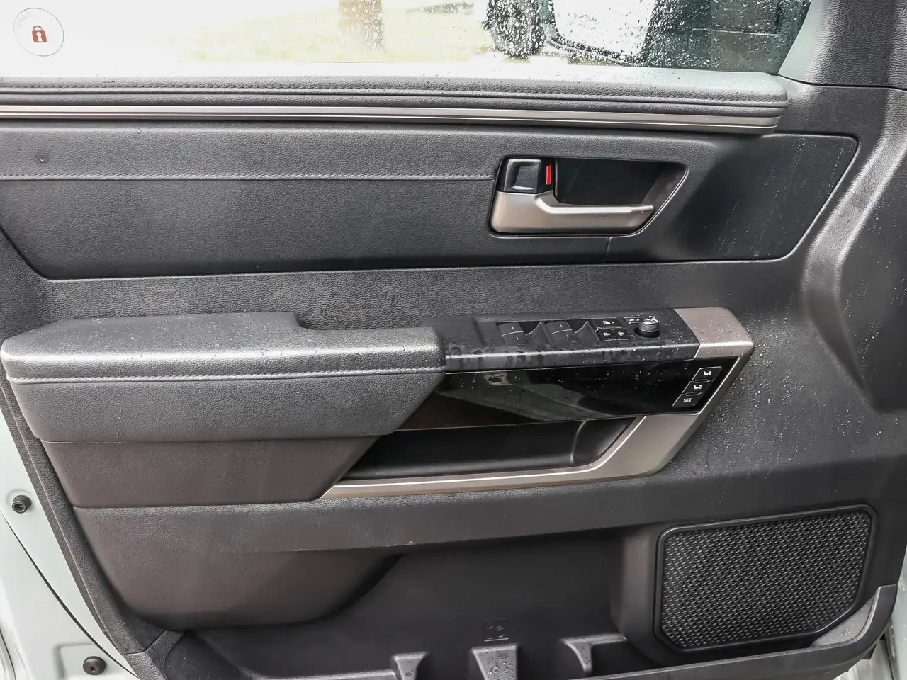 Toyota Tundra снимка Toyota Tundra