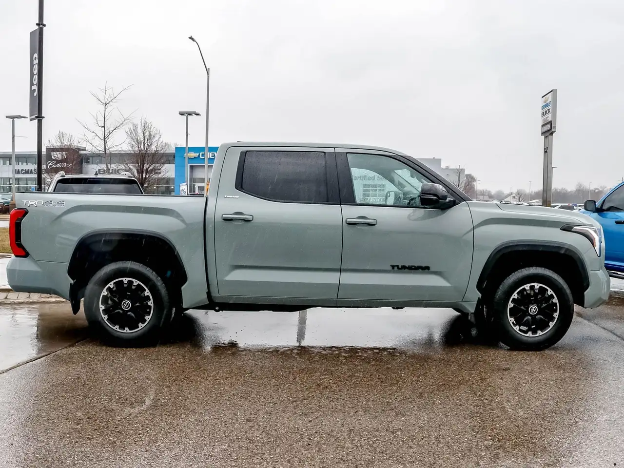 Toyota Tundra снимка Toyota Tundra