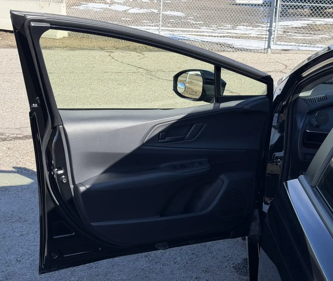 Toyota Prius снимка Toyota Prius