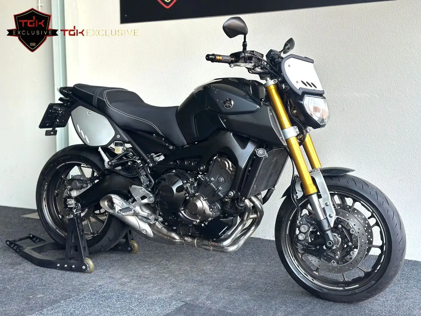 Yamaha MT-09 SPORT TRACKER Grijs - 1