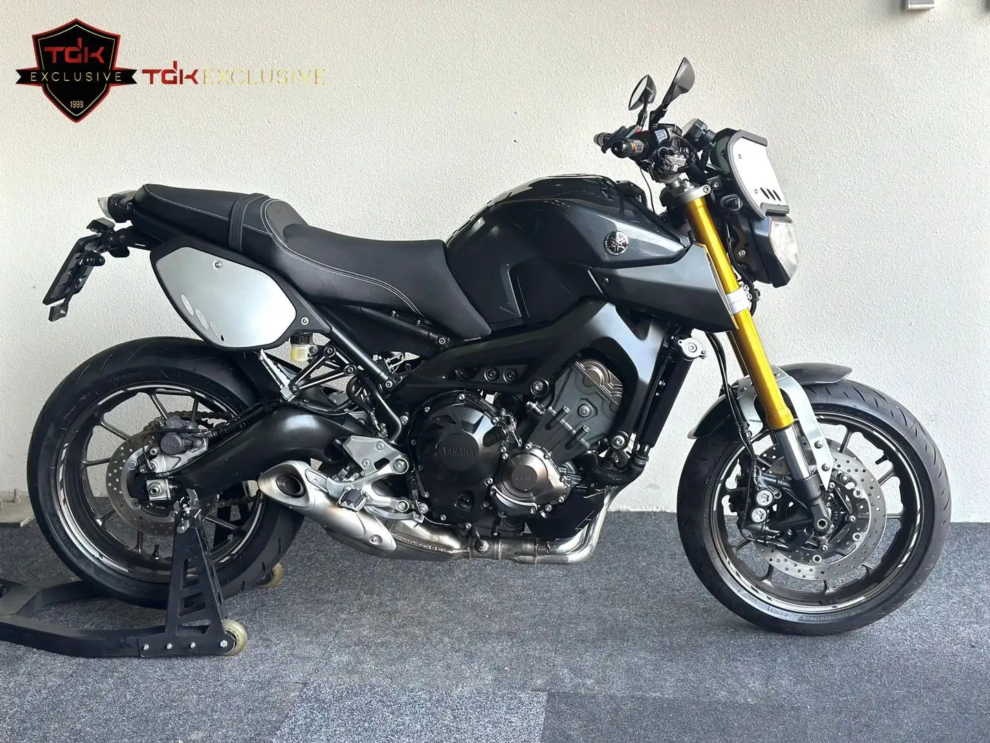 Yamaha MT-09 SPORT TRACKER Grijs - 2