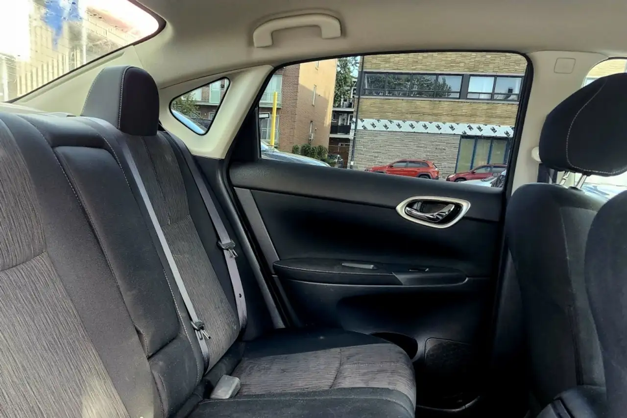 Nissan Sentra снимка Nissan Sentra