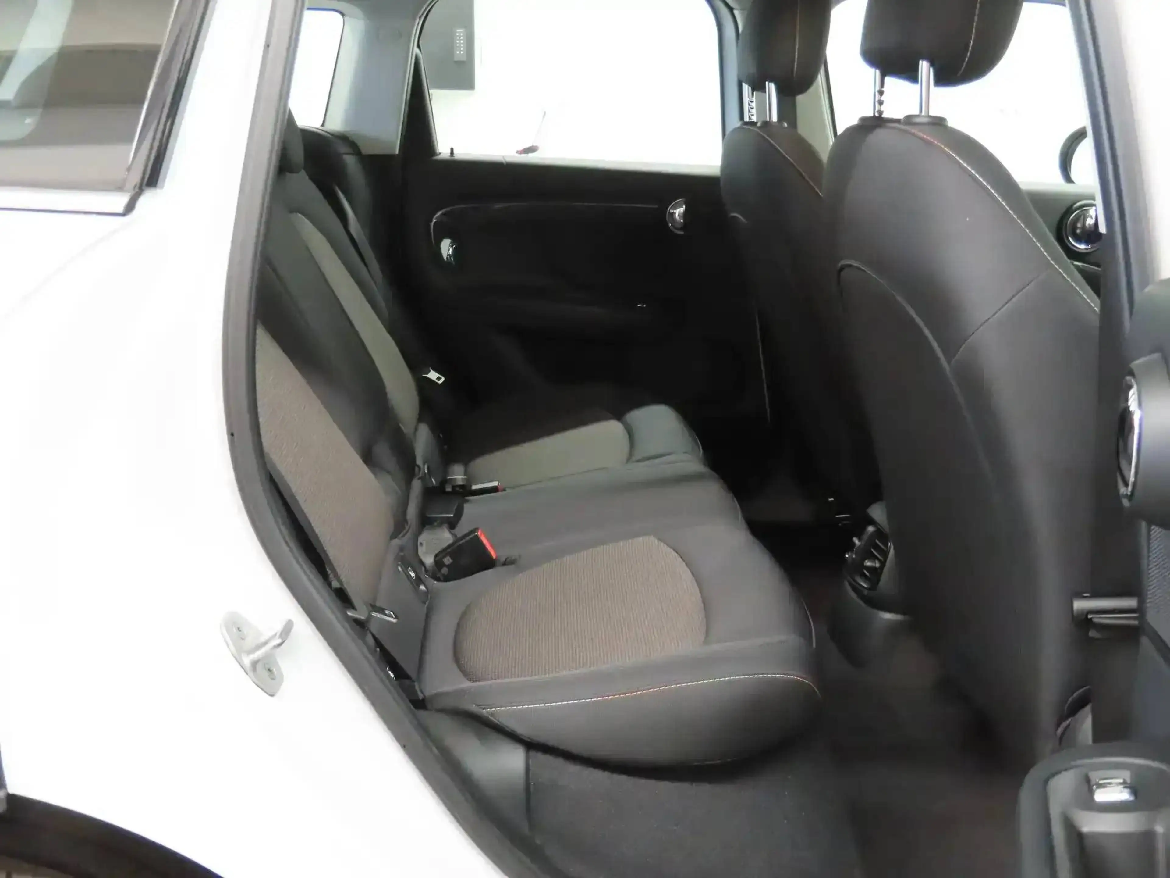 MINI Cooper SE Countryman ALL4 PlugIn NAVI PRO-VISUAL BOOST-CRUISE-PARKING — photo 9
