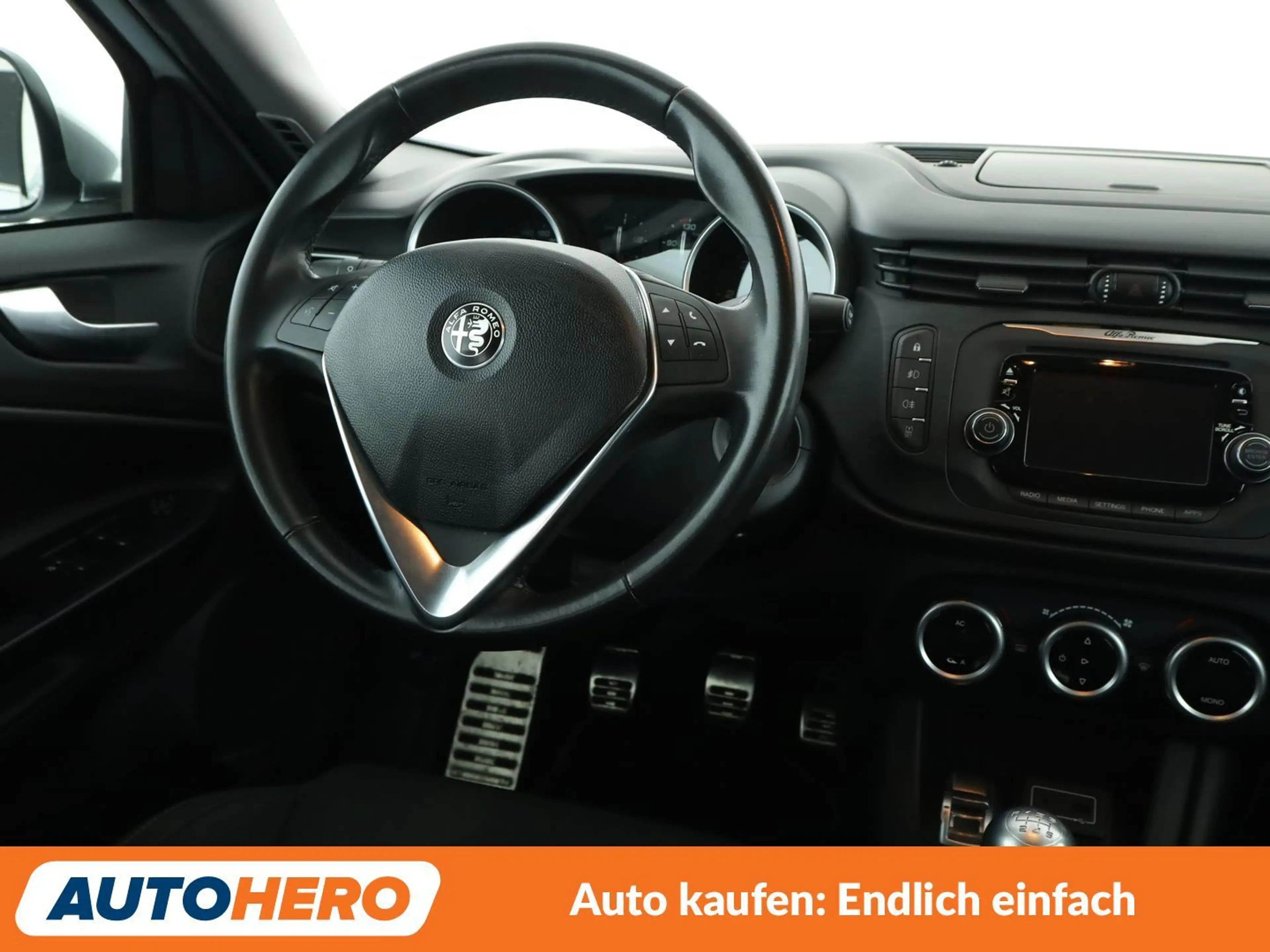 Alfa Romeo Giulietta 1.6 JTD Super*PDC*KLIMA*TEMPO*GARANTIE* — photo 13