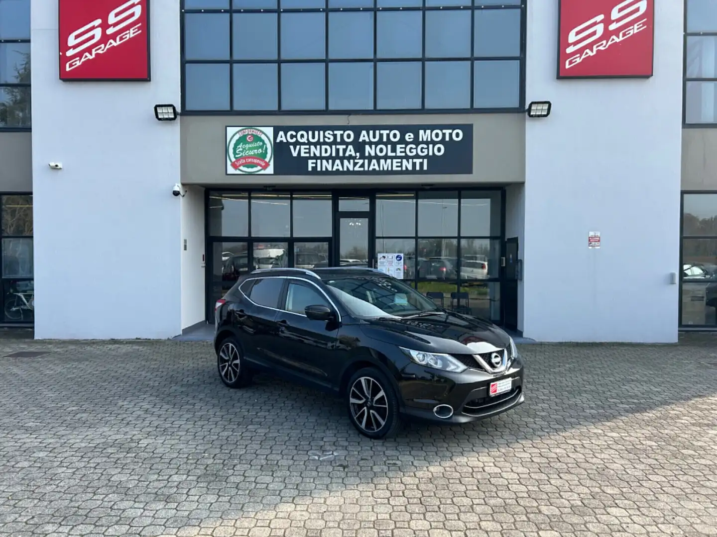 Nissan Qashqai 1.6 dCi X-Tronic 2WD Black Edition Noir - 1
