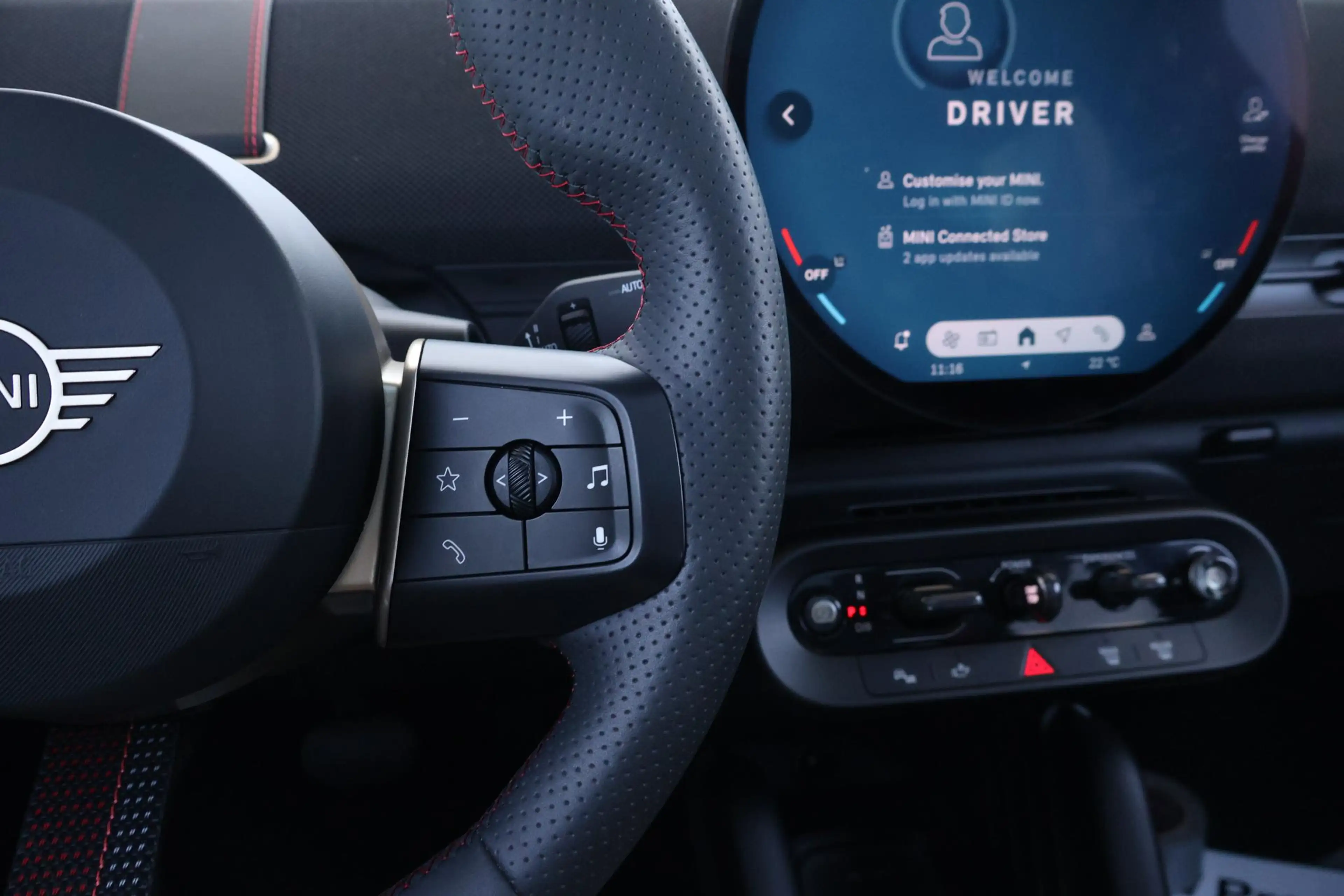 MINI Aceman SE John Cooper Works M 54.2 kWh | Panoramadak | He — photo 12