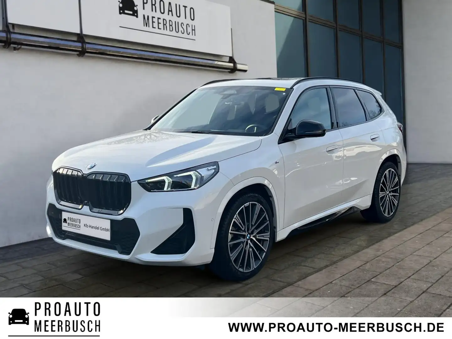 BMW X1 23d xDrive M Sport AHK/AKTIVSITZ/HUD/PANORAMA Weiß - 1