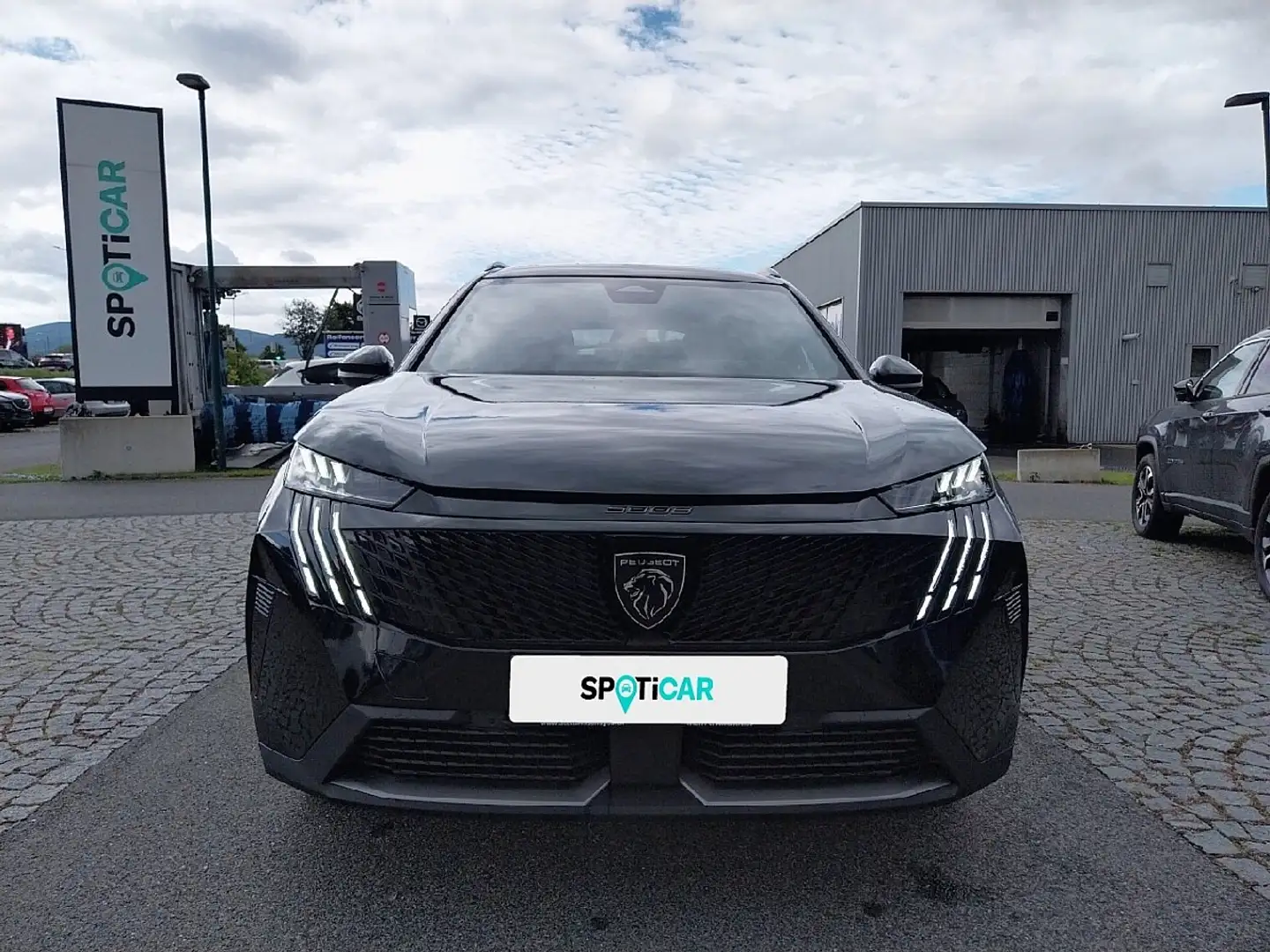 Peugeot 5008 mHEV 136 e-DCS6 GT Aut. Schwarz - 2