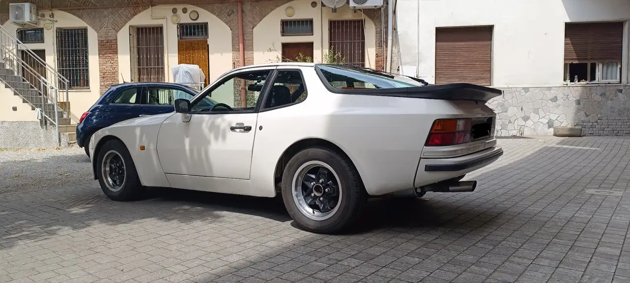 Porsche 944 Coupe 2.5, foto 3