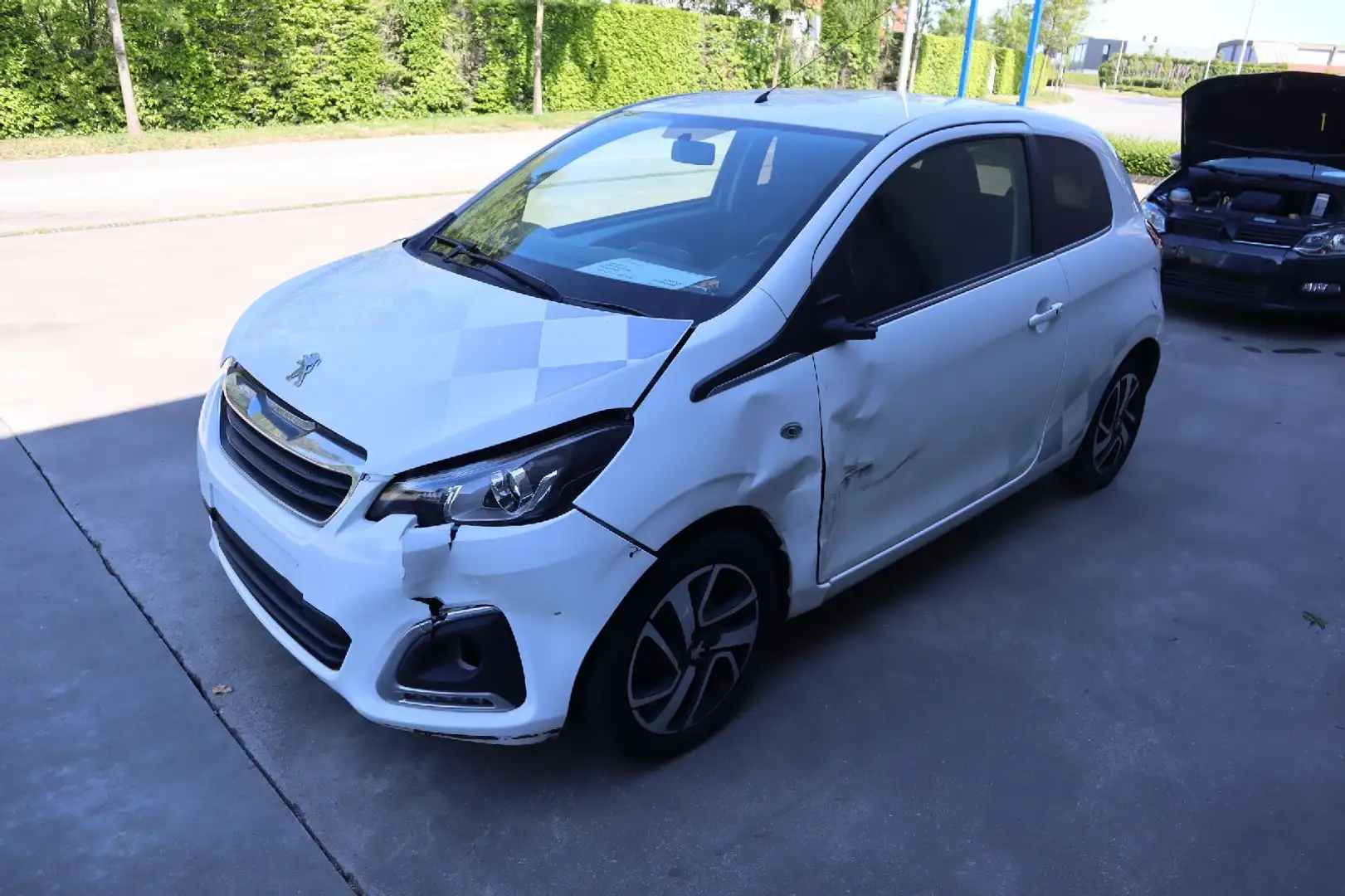 Peugeot 108 1.2 Benz Wit - 1