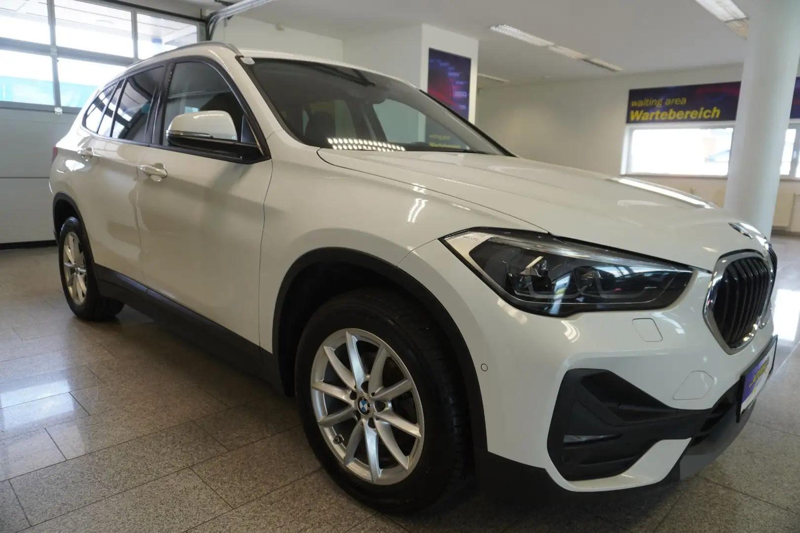 BMW X1 sDrive16d Aut. Kamera/LED/PDC Weiß - 2