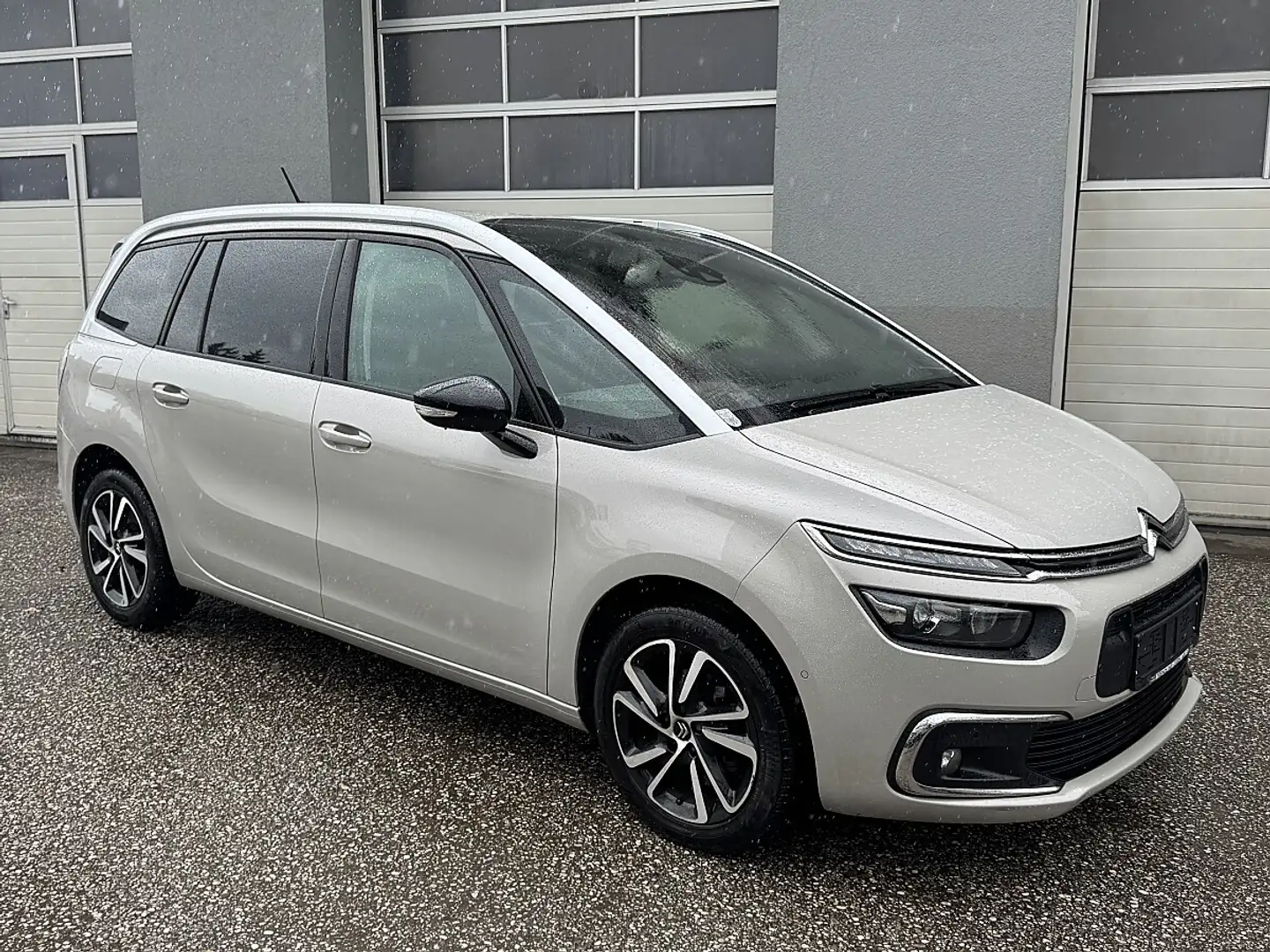 Citroen C4 SpaceTourer C4 Spacetourer BlueHDI 130 Shine Aut. *7-SITZER* Grau - 2