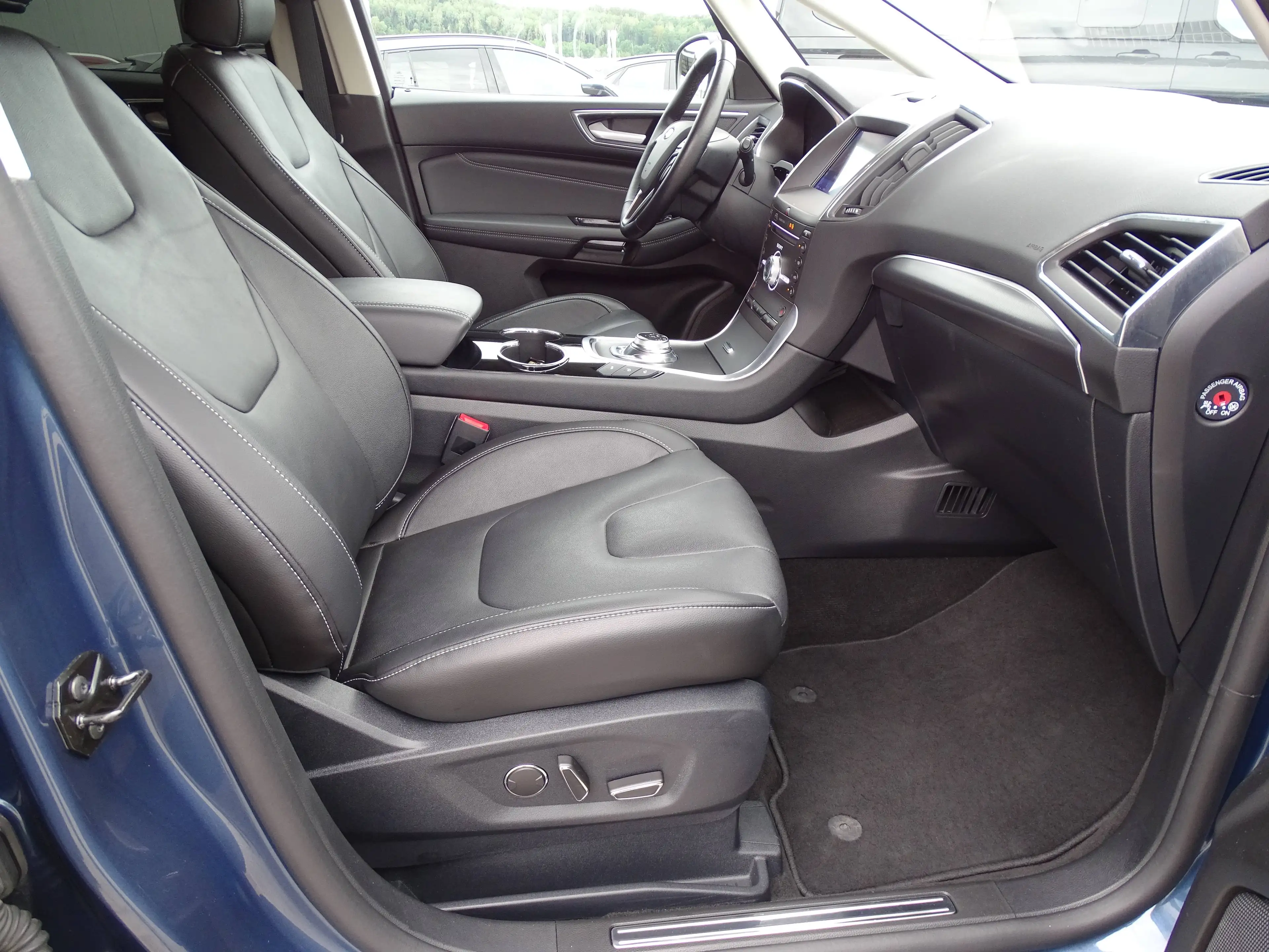 Ford S-Max Titanium — photo 9