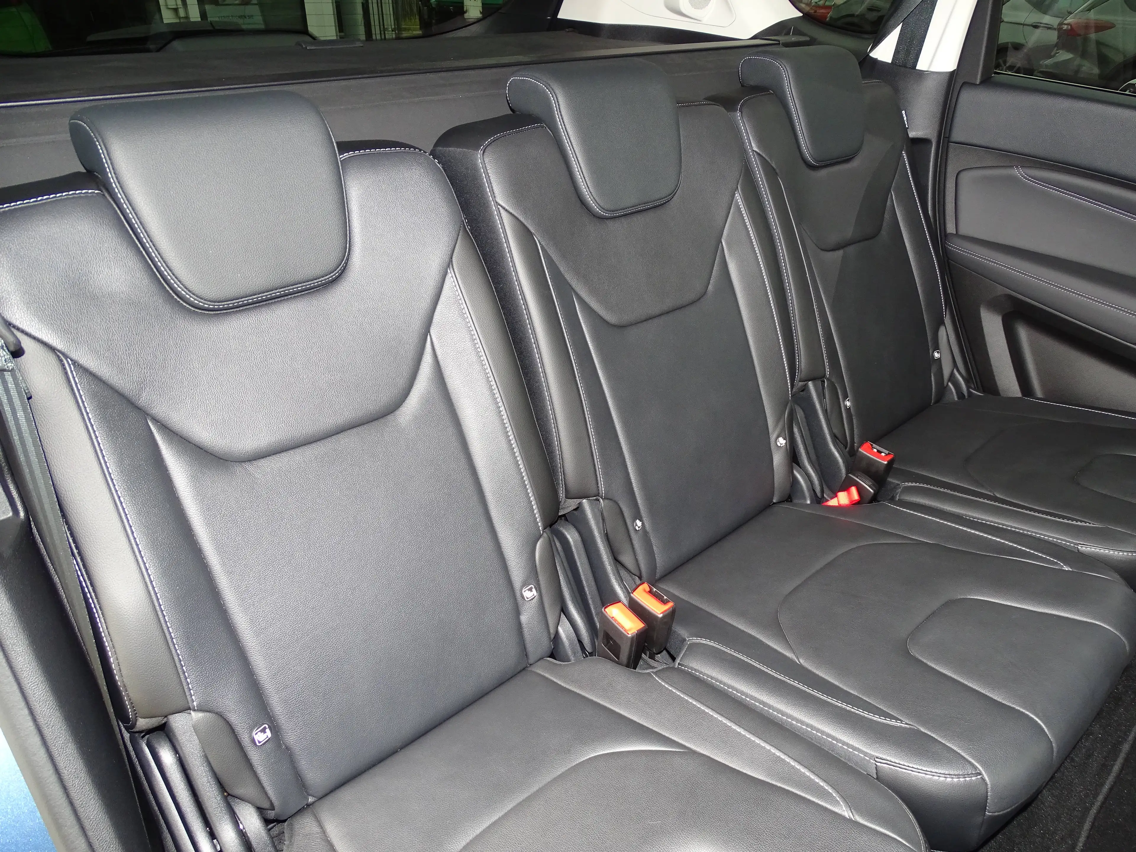 Ford S-Max Titanium — photo 12