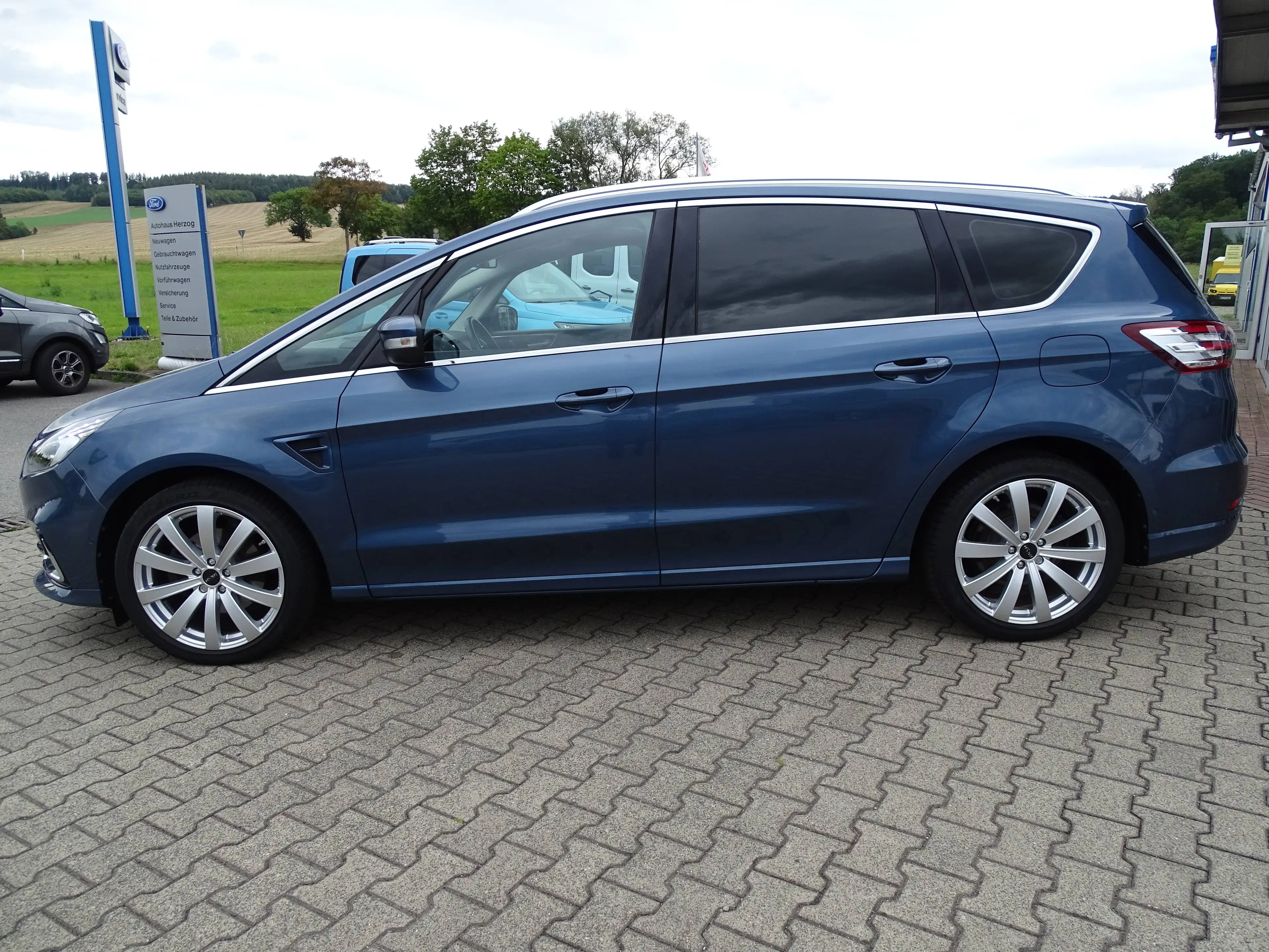 Ford S-Max Titanium — photo 2