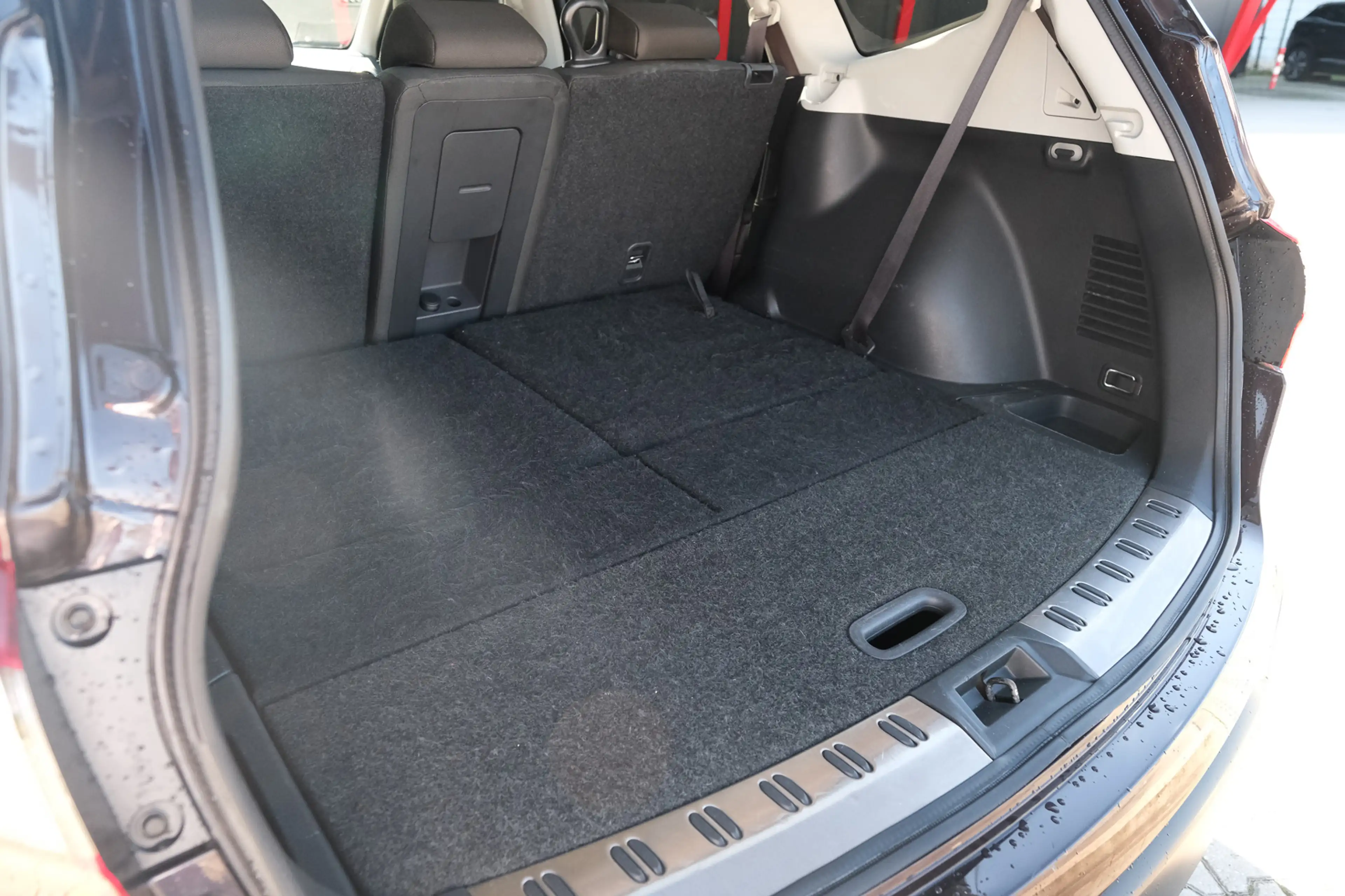 Nissan Qashqai+2 2.0 Tekna — photo 26